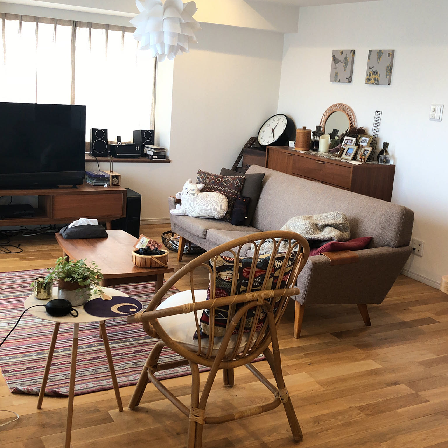 IDEEサイドテーブルのおすすめ商品とおしゃれな実例 ｜ RoomClip
