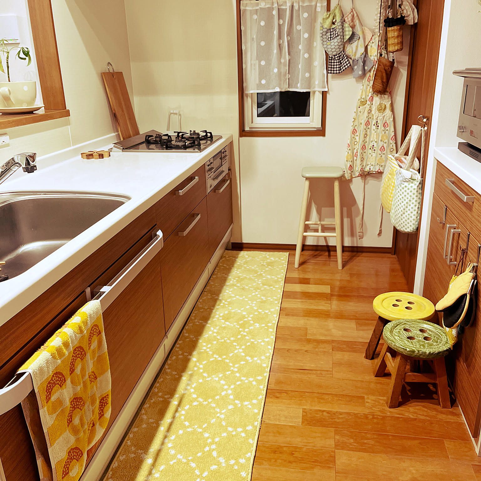 キッチンマット ミナペルホネン風のおすすめ商品とおしゃれな実例