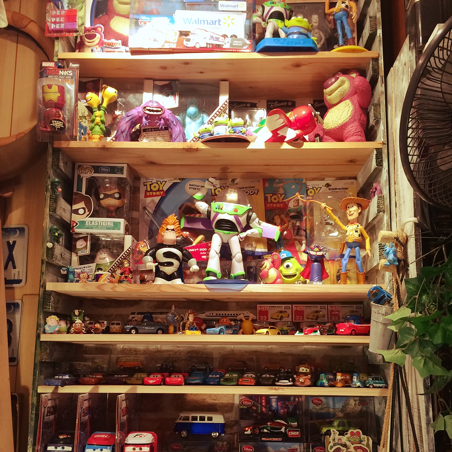 s1739 輸入品・未使用 マテル/カーズ/ミニカー格納コレクターケース