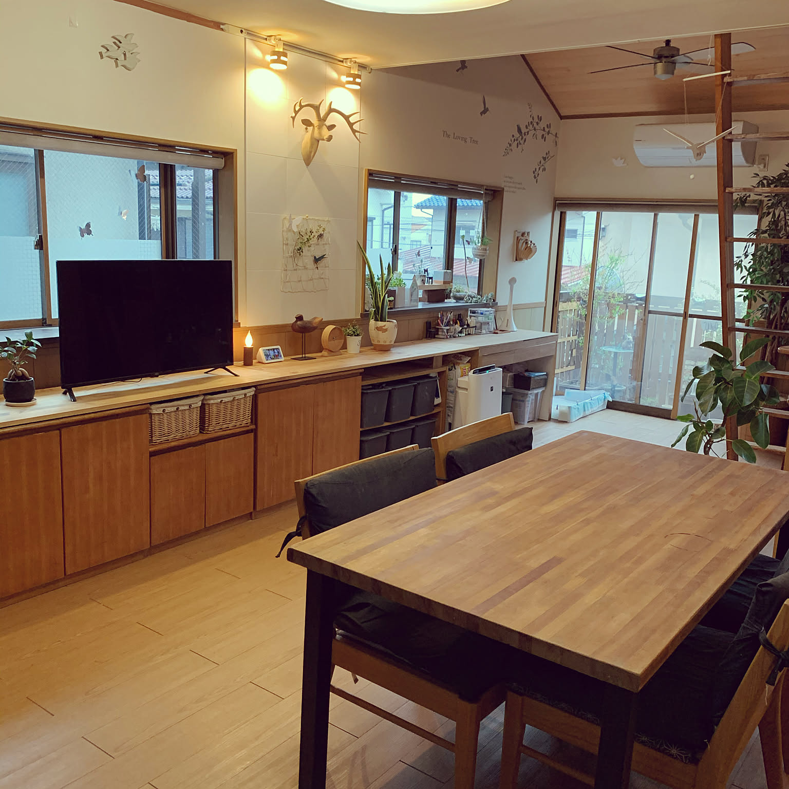 テレビボードDIY 一枚板カウンターのインテリア・手作りの実例 テレビボードDIY 一枚板カウンターのインテリア・手作りの実例