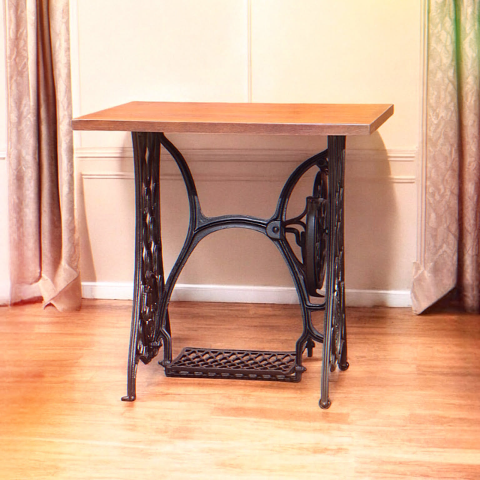 アンティークミシンテーブルのおすすめ商品とおしゃれな実例