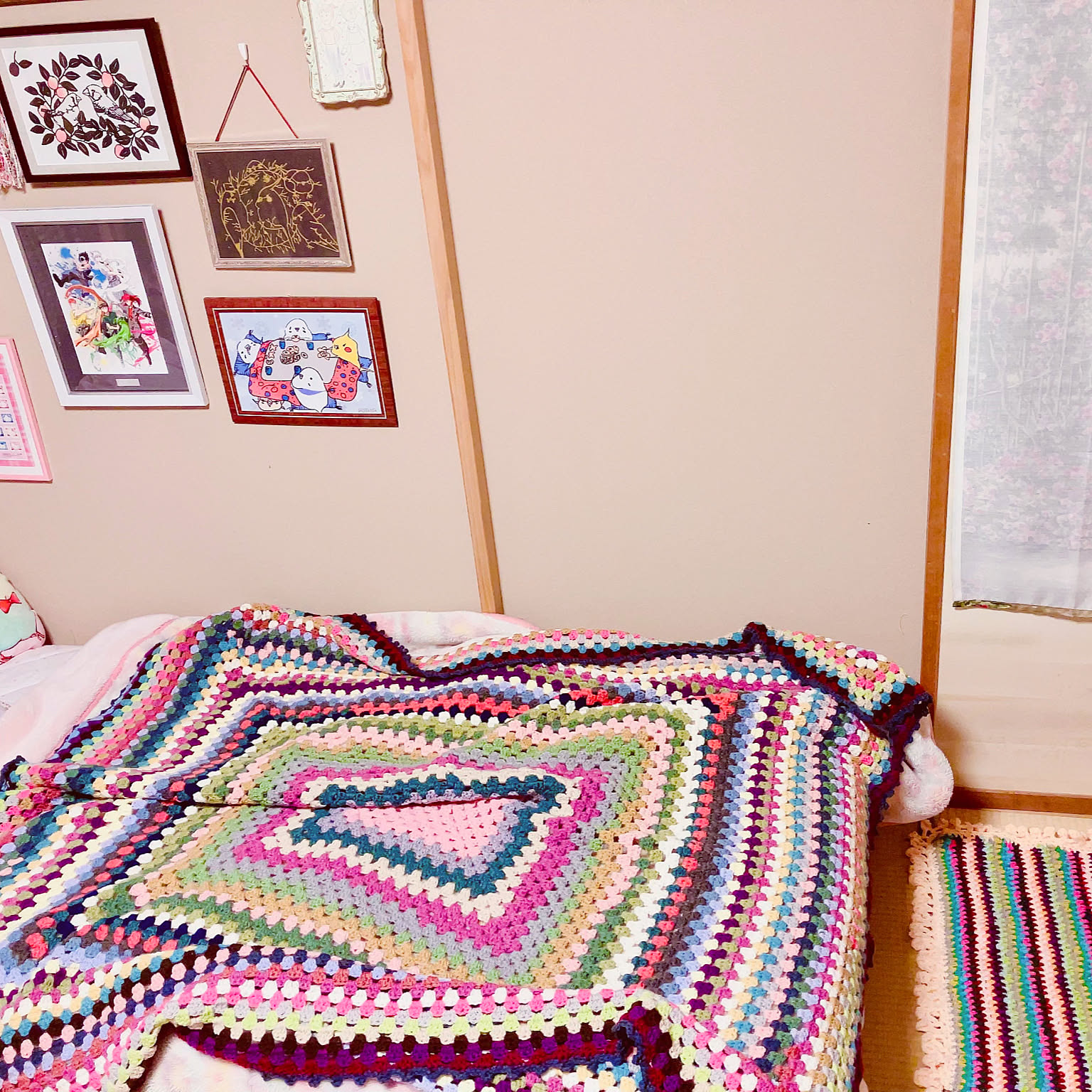 荒物屋　手編み　ベッドカバー グラニーモチーフ手編みベッドカバー | iichi 日々の暮らしを