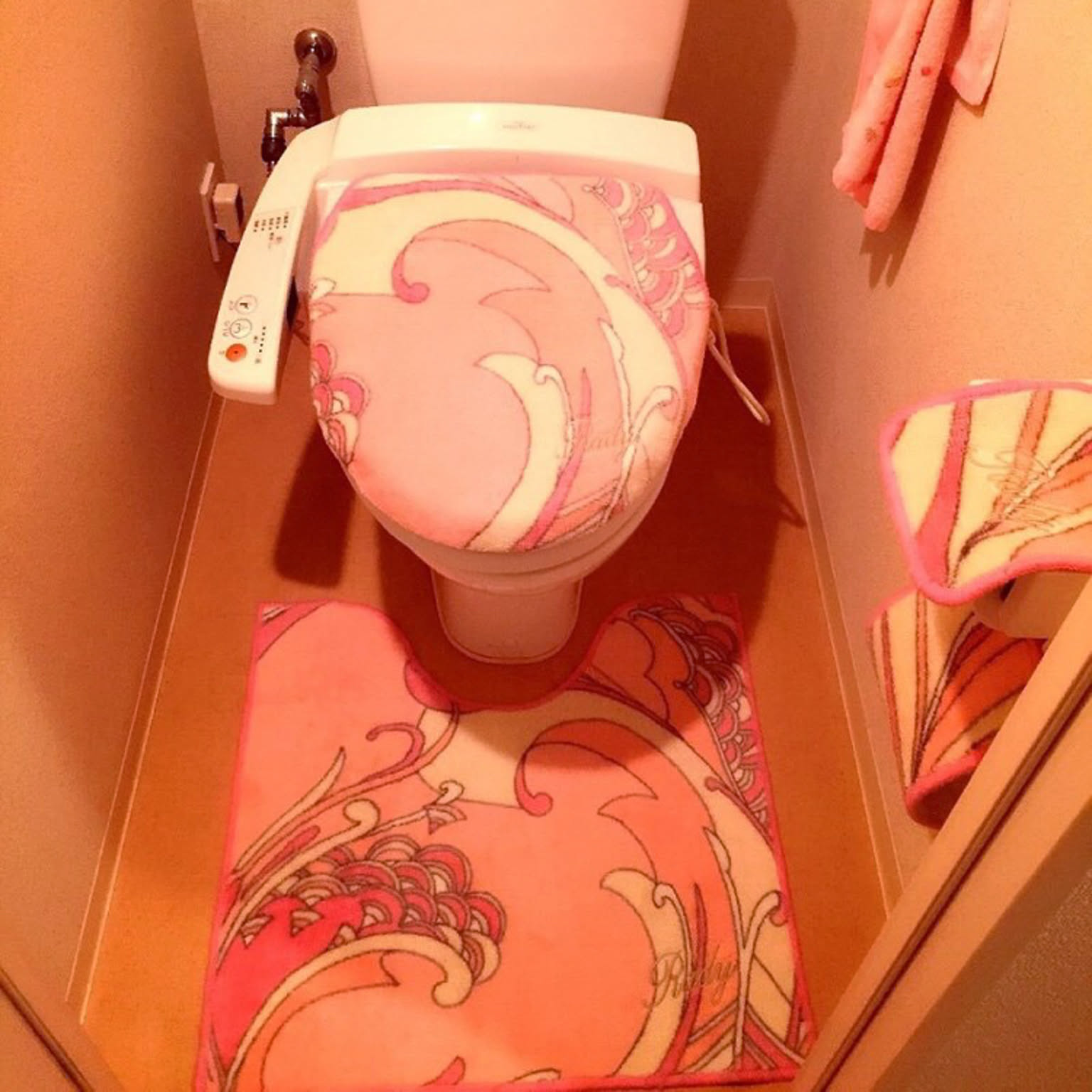 トイレマット Radyのおすすめ商品とおしゃれな実例 ｜ RoomClip