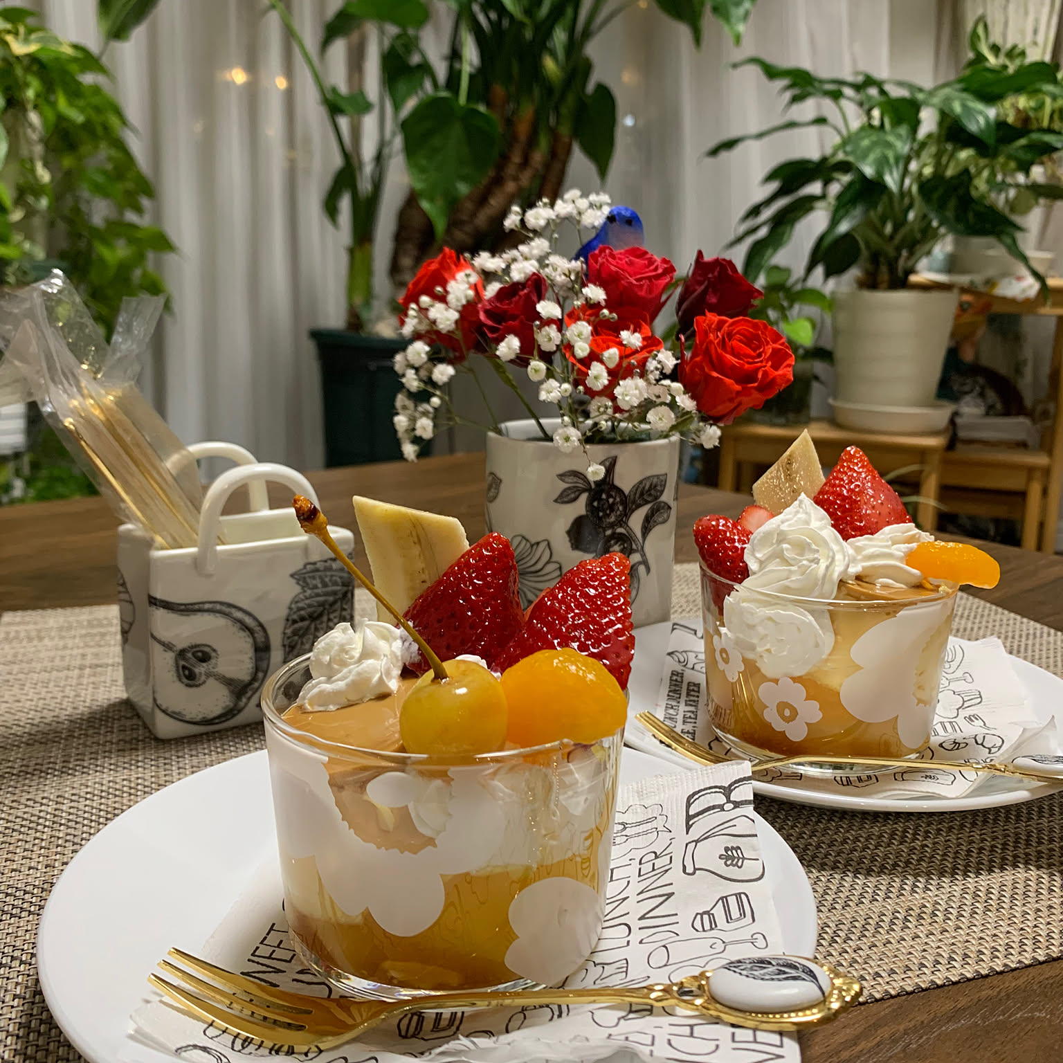 エレガントな　カラーの3点セット　ポーセラーツ ポーセラーツ マリメッコ柄のおすすめ商品とおしゃれな実例