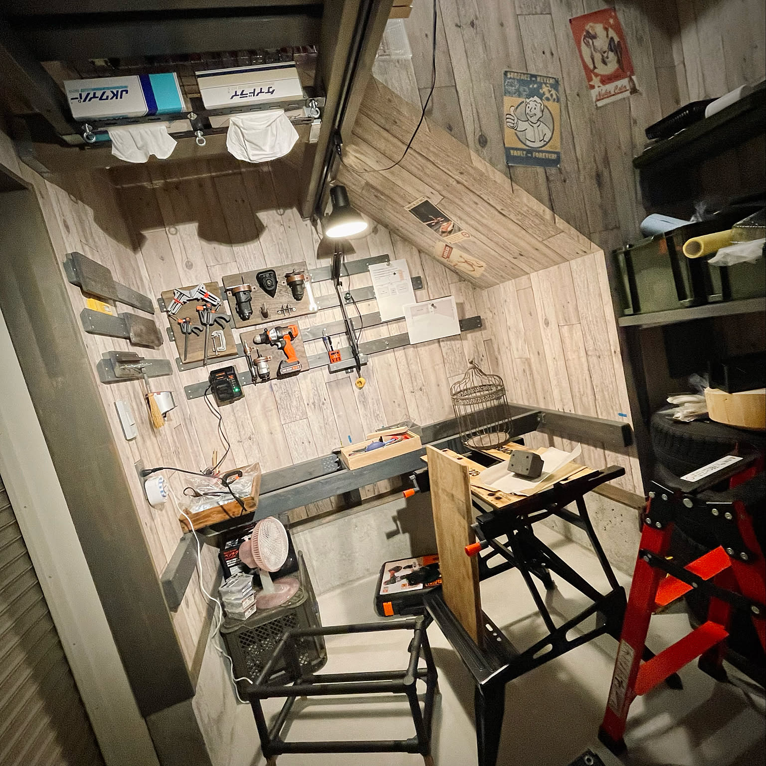 作業場 男の隠れ家のおしゃれなインテリア・部屋・家具の実例