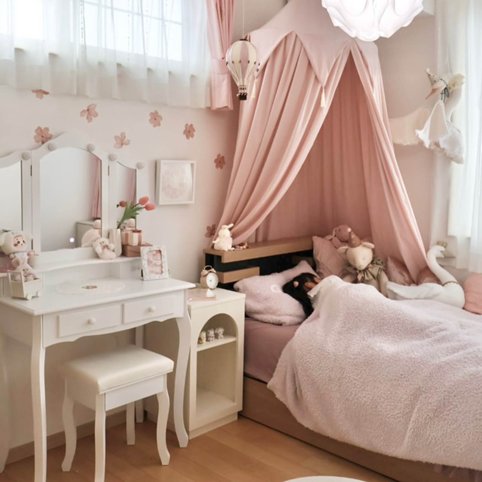 キッズ　こども　棚　メルヘン　アンティーク家具　こども部屋 子ども用メルヘン収納ラック | 高さ調整可能 成長に合わせて使える多