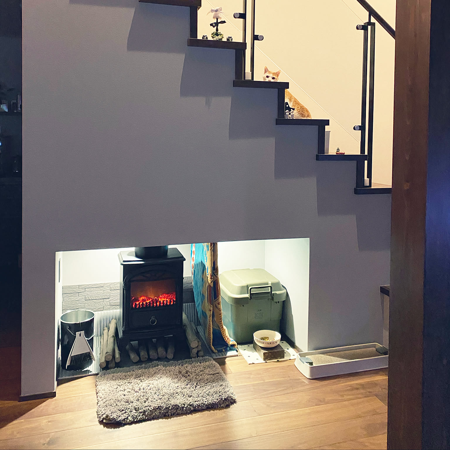 暖炉型ファンヒーター 暖炉インテリアのおすすめ商品とおしゃれな実例