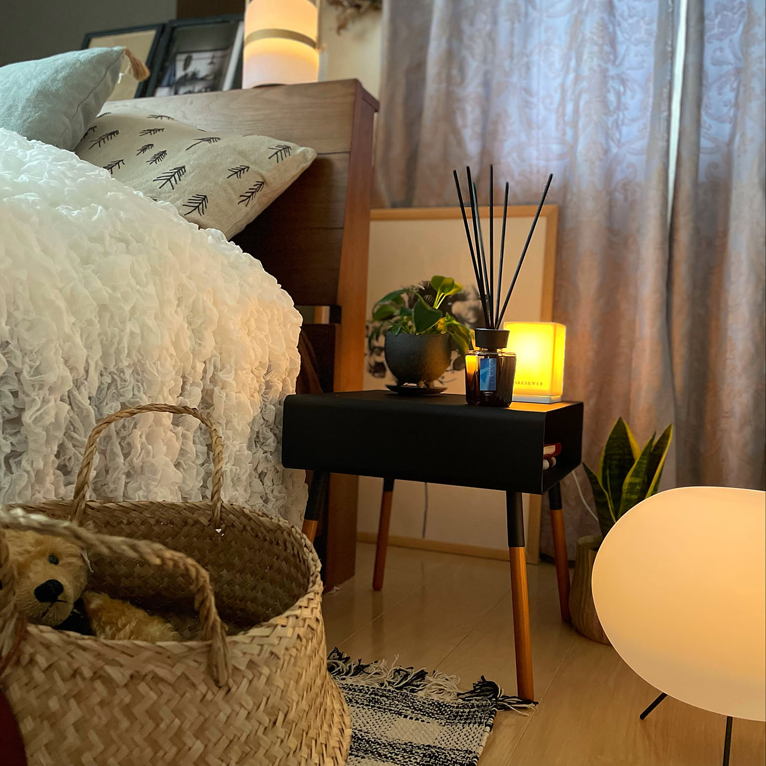 ZARAHOME ベッドサイドテーブルのおすすめ商品とおしゃれな実例