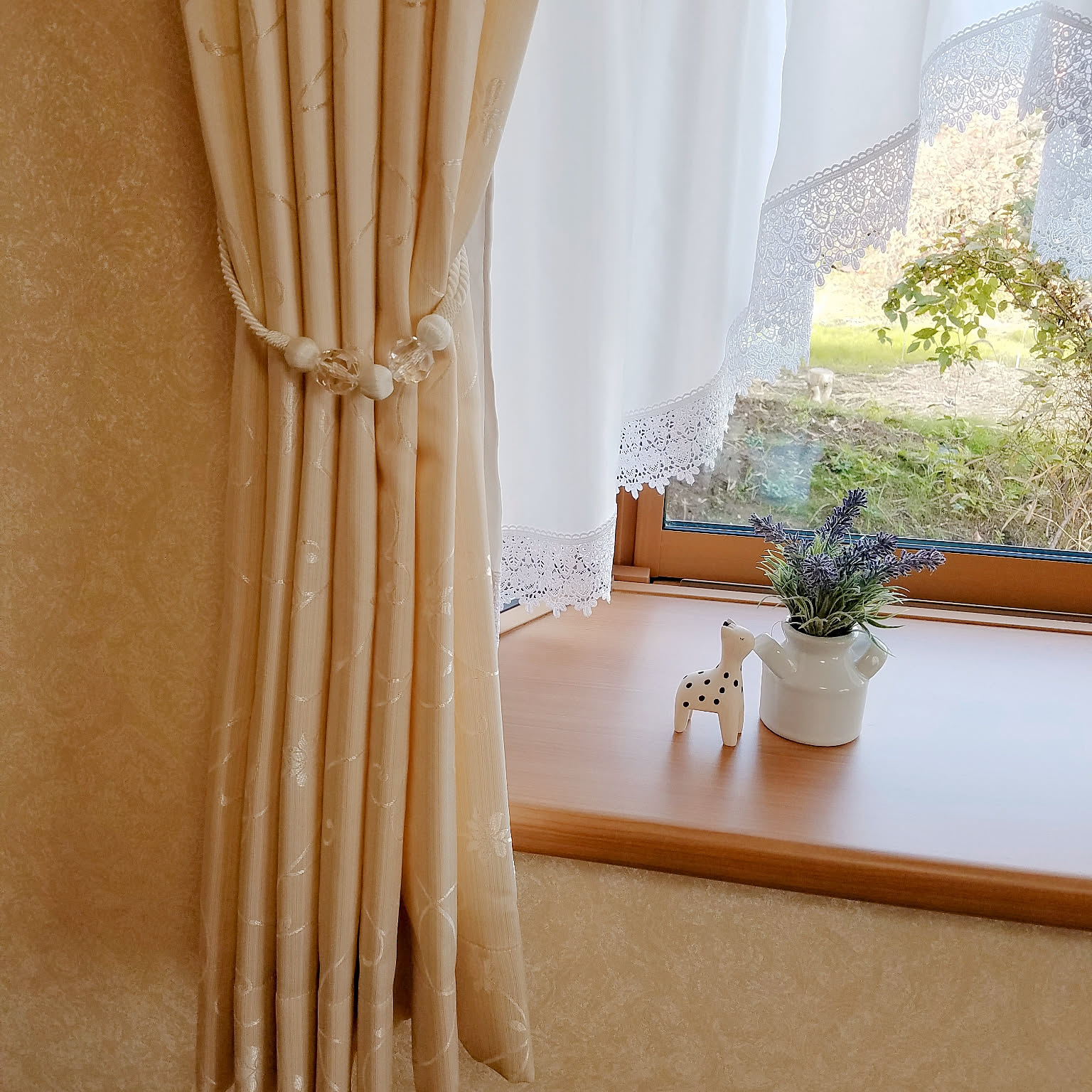 カーテンタッセル 出窓のおすすめ商品とおしゃれな実例 ｜ RoomClip
