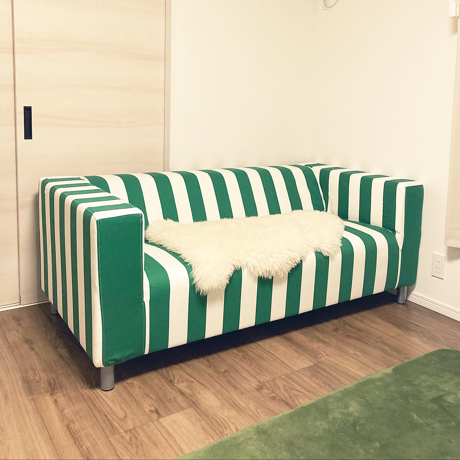 ストライプのソファーのおすすめ商品とおしゃれな実例 ｜ RoomClip