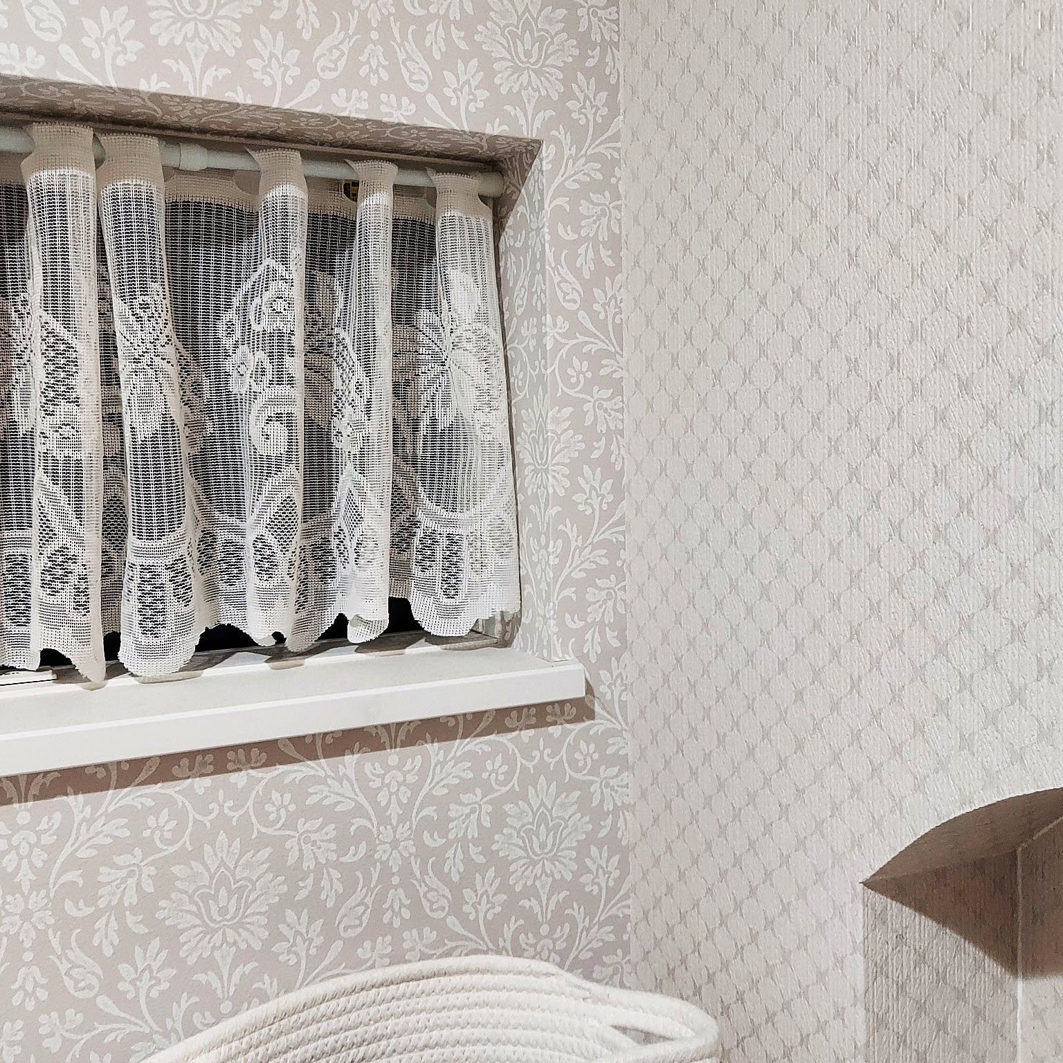 ホワイト シェルフ ハンドメイド ローラアシュレイ壁紙　ローズ　棚キャビネット LAURA ASHLEY】ローラアシュレイ DORSET Book Shelf ドーセット 本棚