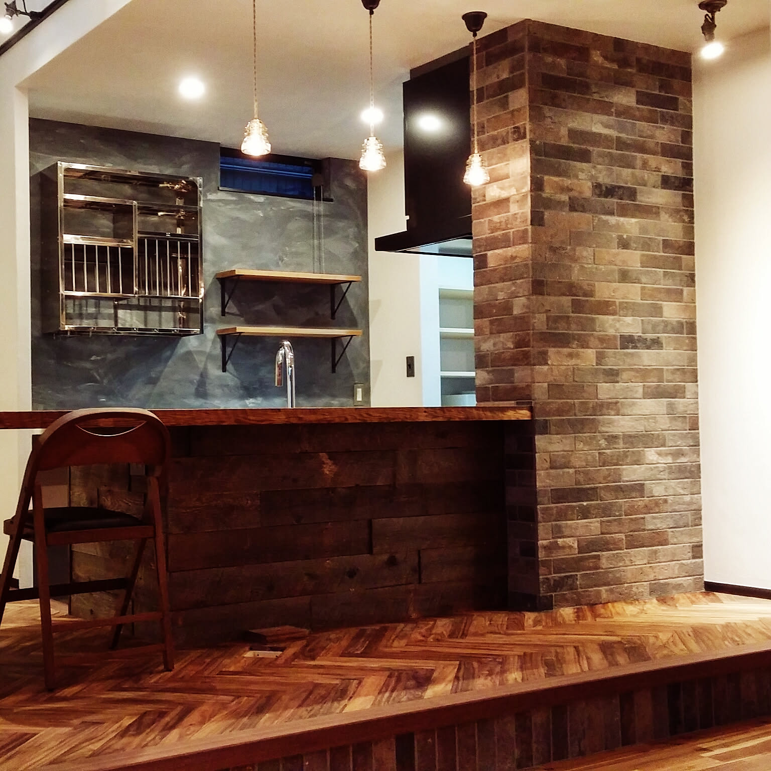 インダストリアル 漆喰塗り壁のおすすめ商品とおしゃれな実例