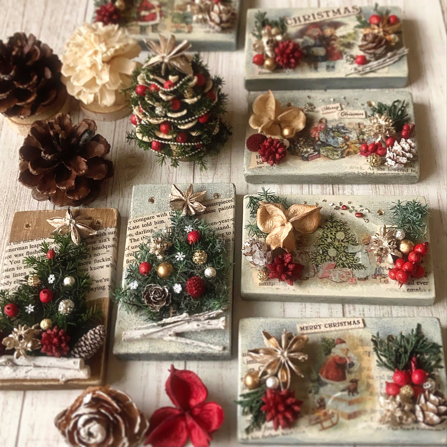 ＊デコパージュ＊クリスマス雑貨**クリスマスボックスMサイズ**♪うさぎ柄♪ DECOLE デコレ コンコンブル / クリスマスのクッキーBOX 2024