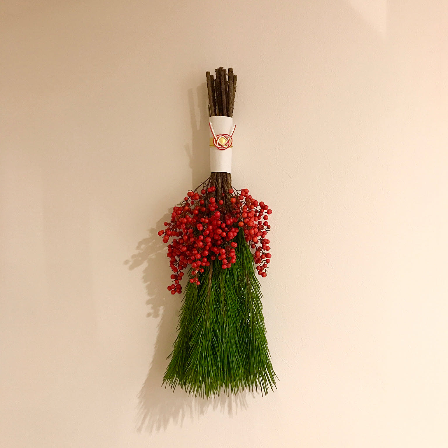 56〕布リース 2024 お正月飾り (赤・ピンク 辰年) 56〕布リース 2024