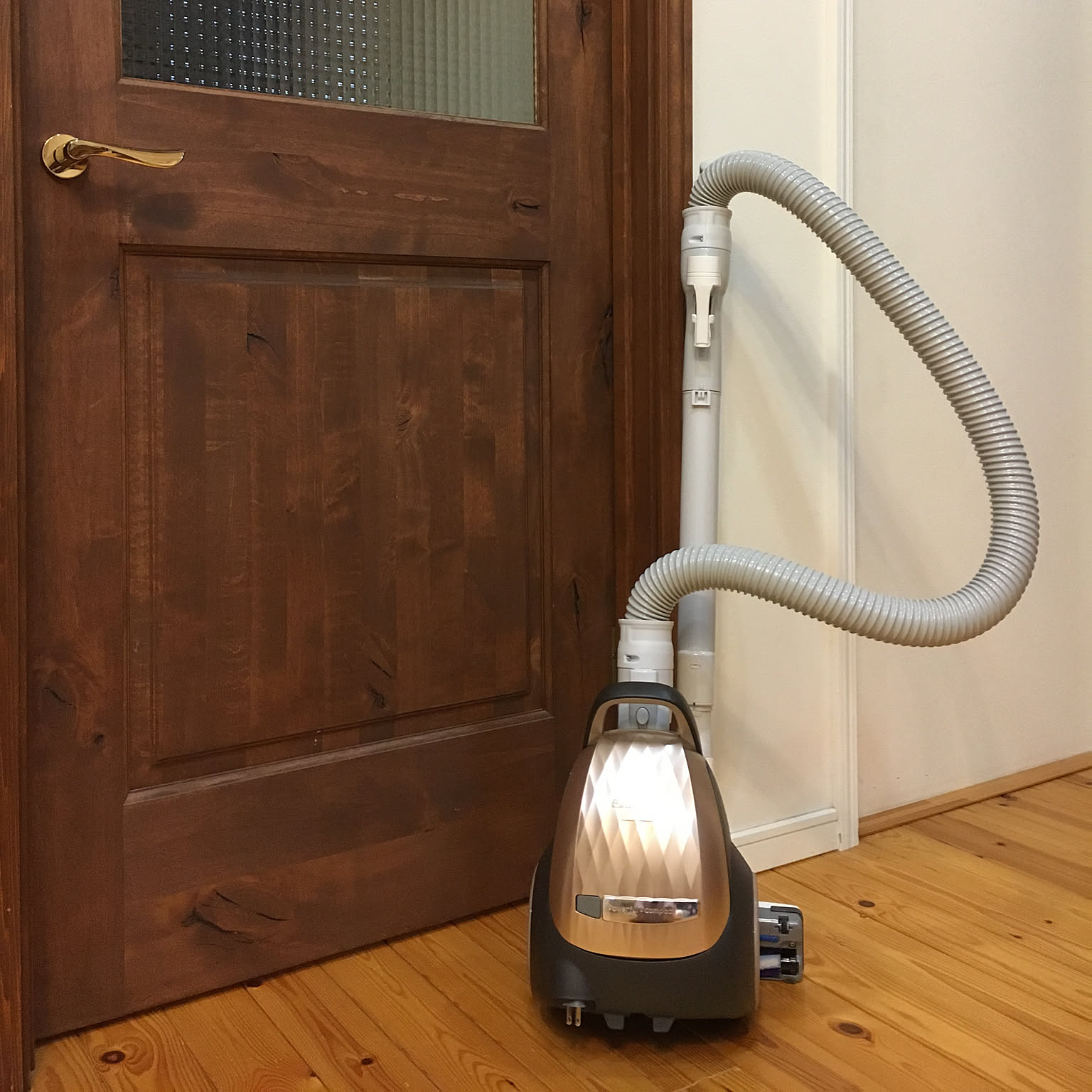 キャニスター掃除機のおすすめ商品とおしゃれな実例 ｜ RoomClip