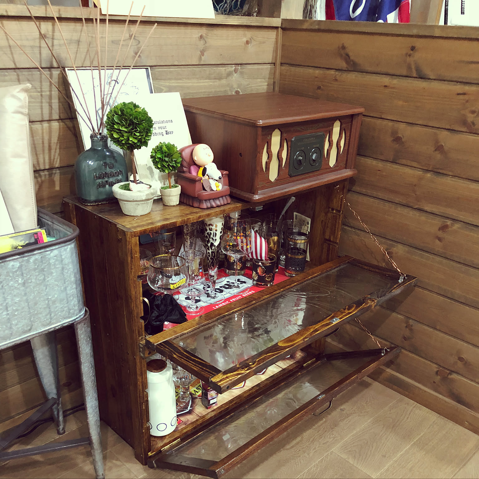 アンティーク風キャビネットのおすすめ商品とおしゃれな実例