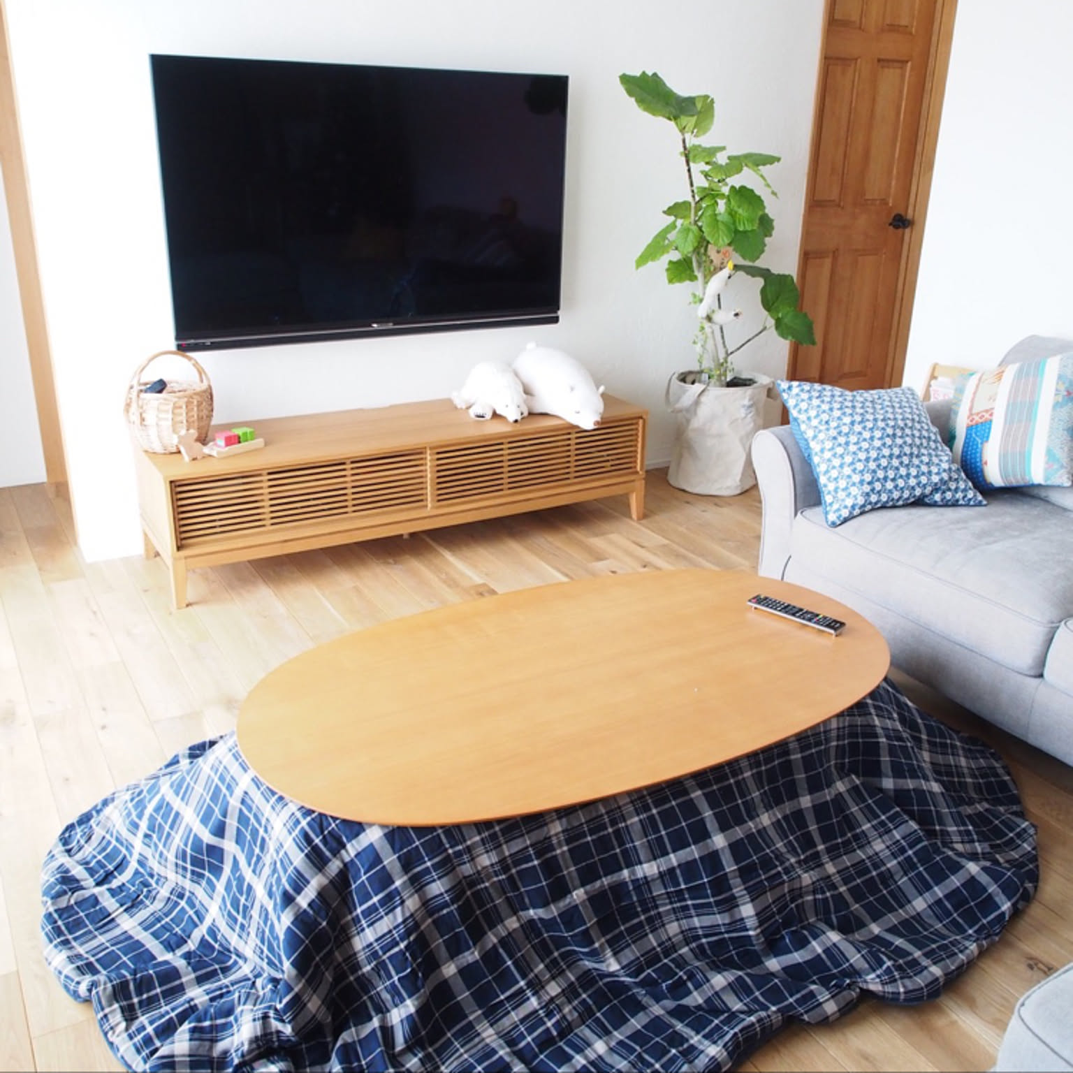 無印良品 楕円こたつのおすすめ商品とおしゃれな実例 ｜ RoomClip