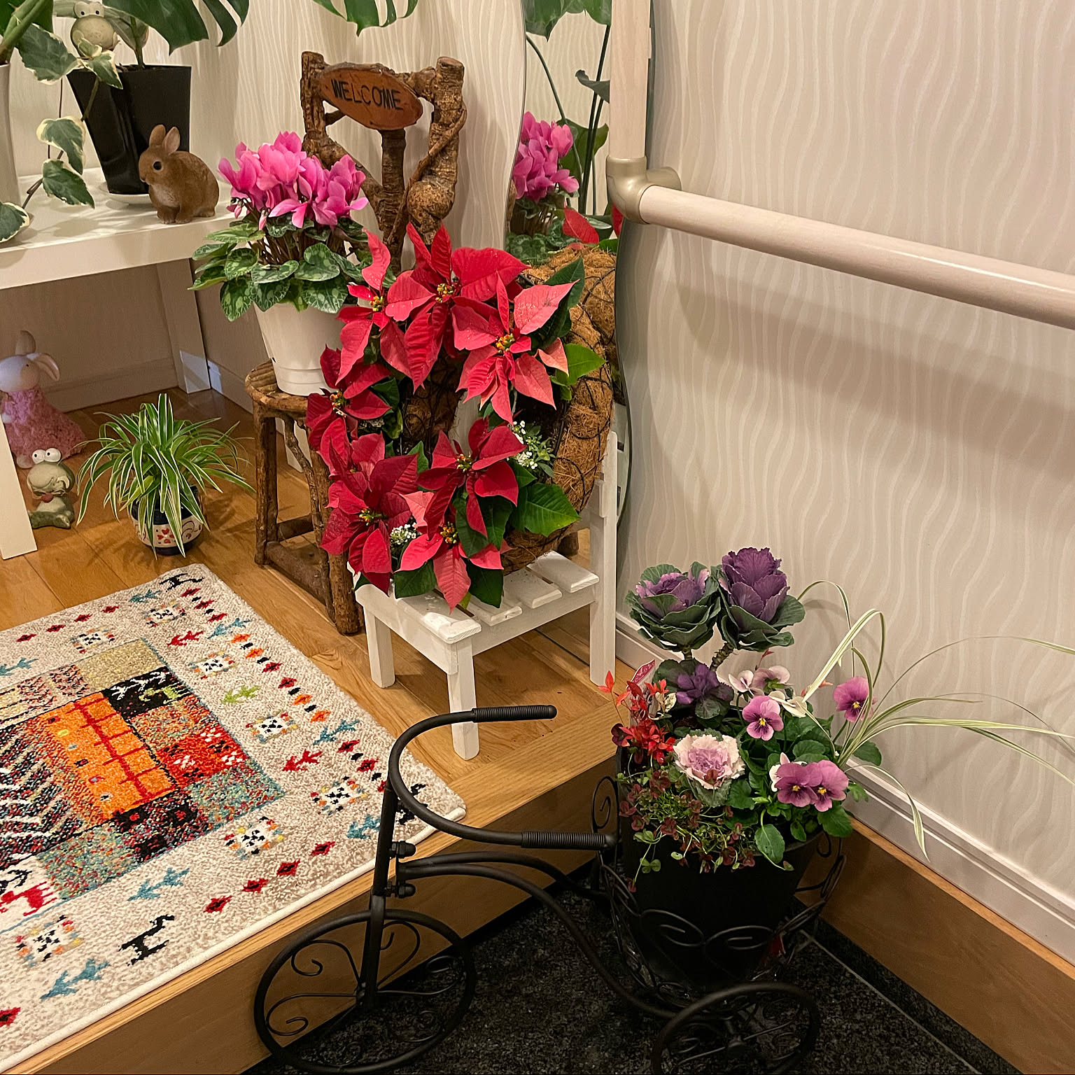 ドイリー1130❤️クリスマス雪の結晶 ポインセチア 葉牡丹 薔薇✨大判40cm ドイリー1130❤️クリスマス雪の結晶 ポインセチア 葉牡丹 薔薇