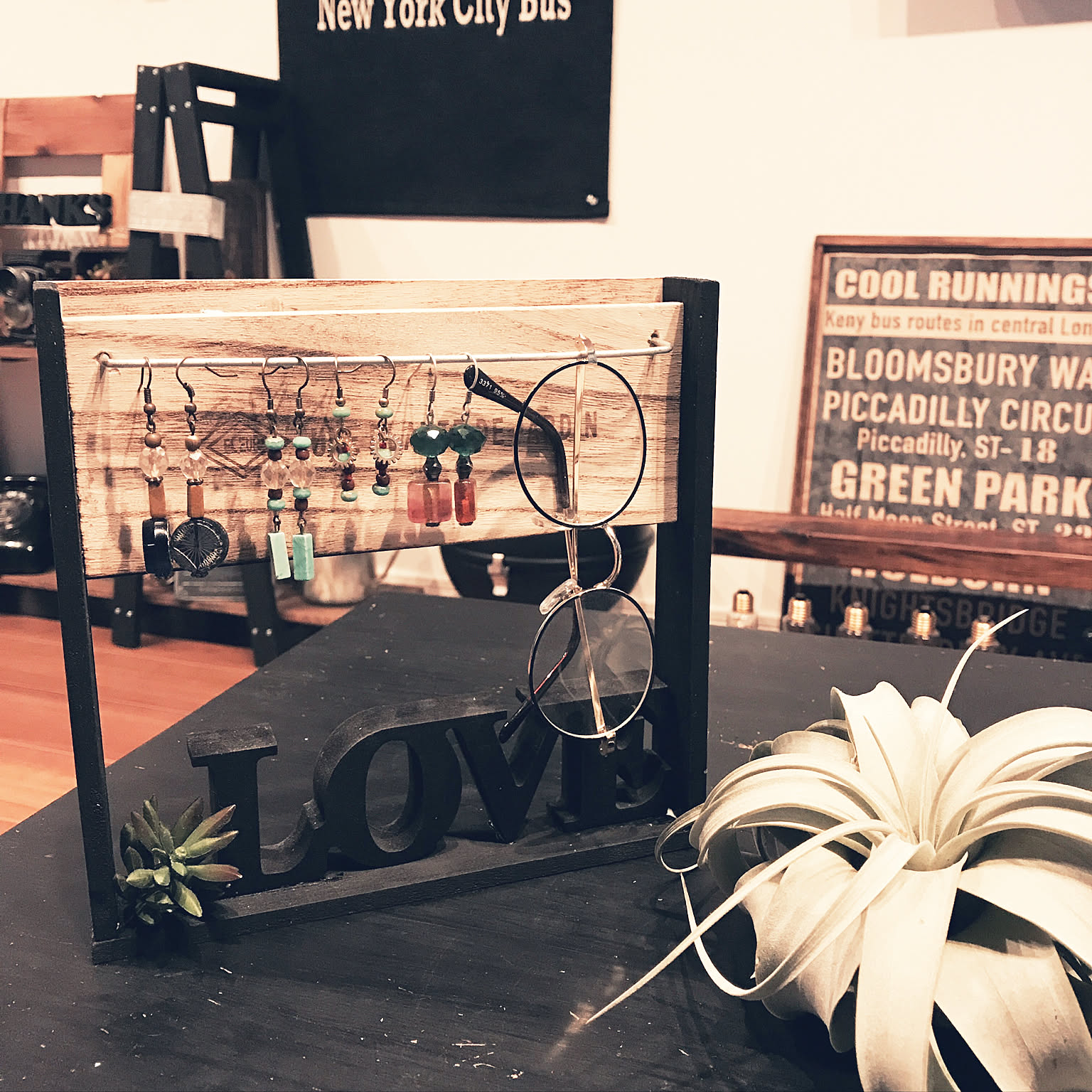 グルーガンメガネスタンドナチュラル100均DIY...などのインテリア実例 - 2019-06-30 08:36:56 ｜  RoomClip（ルームクリップ）