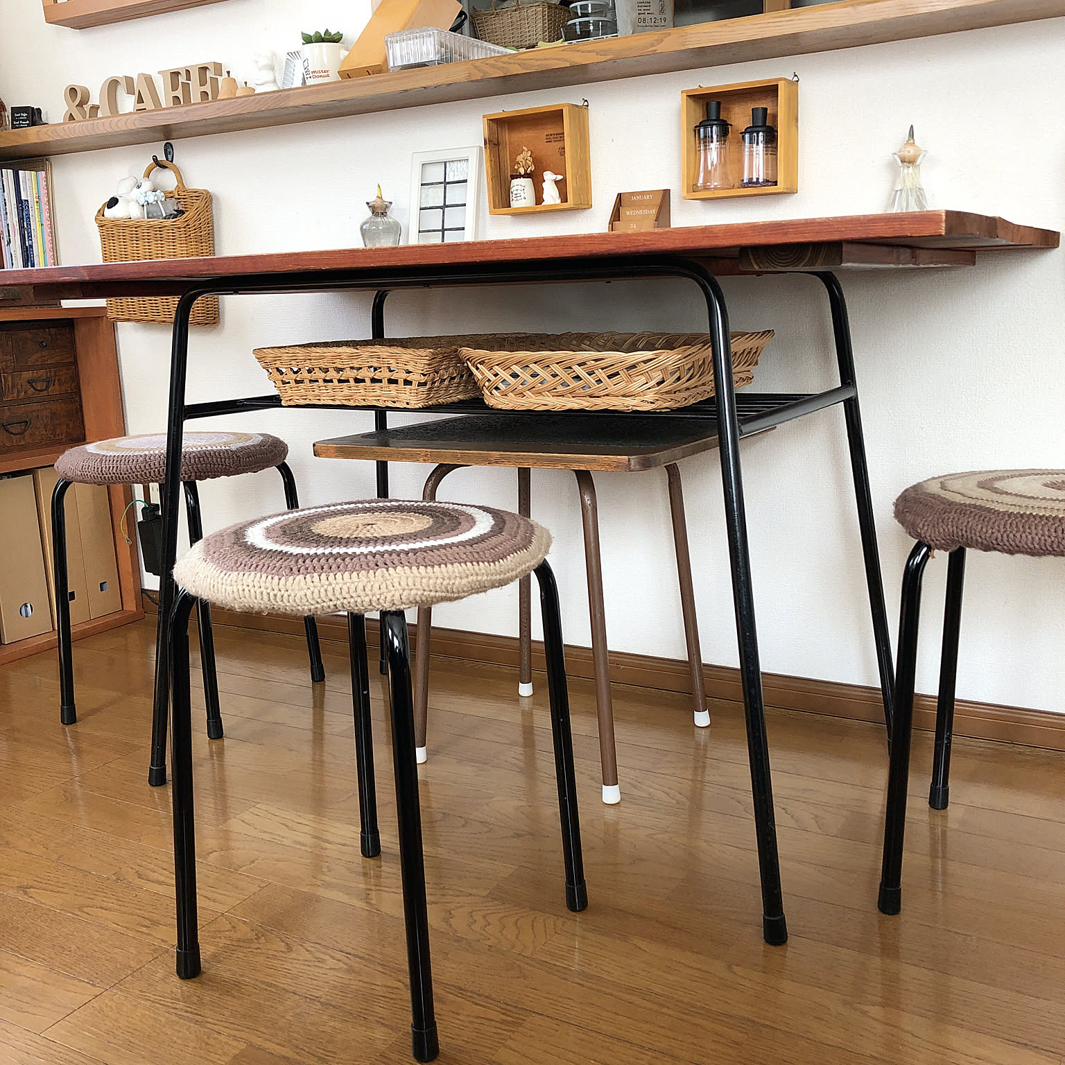 古い鉄脚をリメイクしたテーブルのおすすめ商品とおしゃれな実例