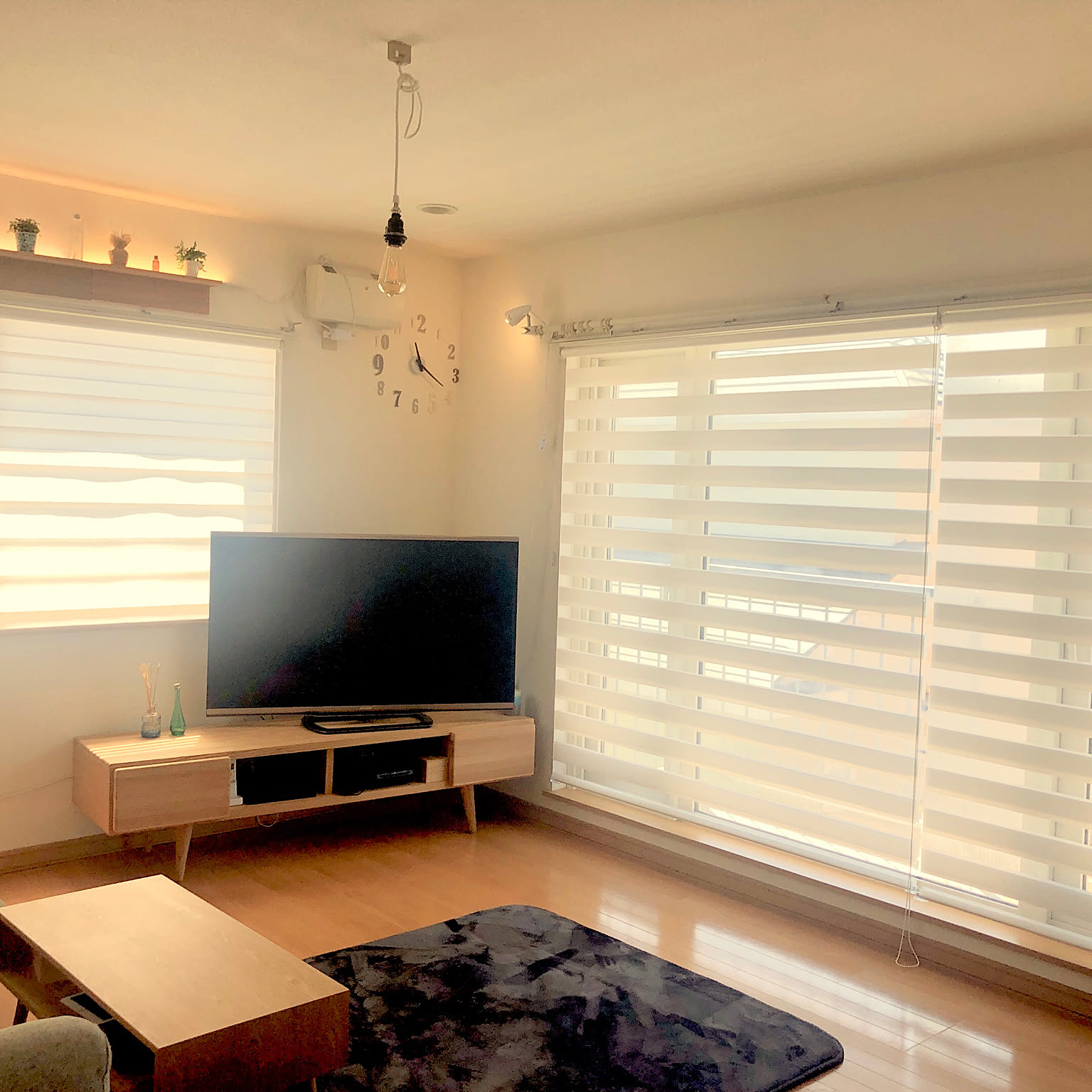 ダイソー 調光ロールスクリーンの商品を使ったおしゃれなインテリア