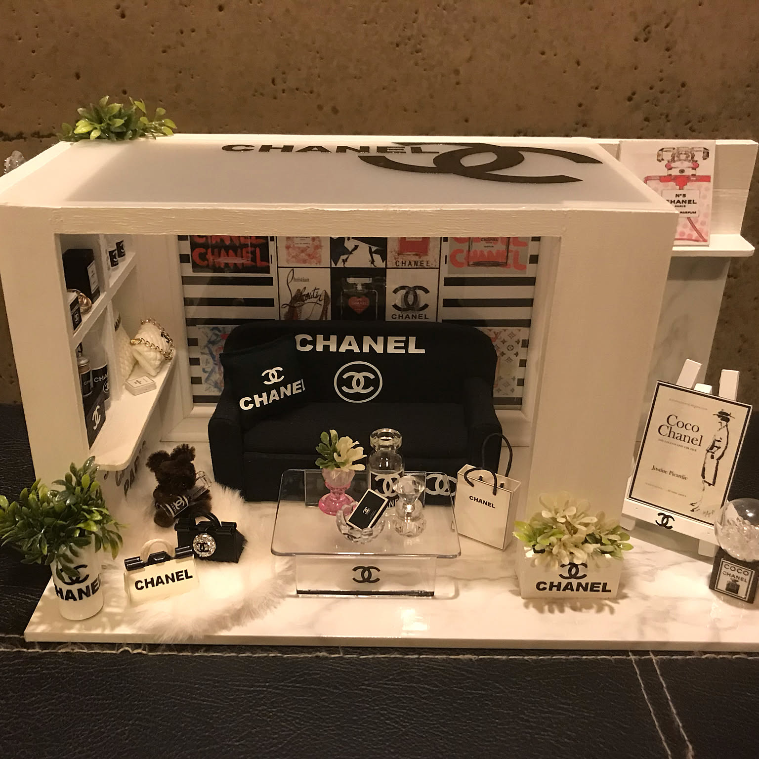ドールハウス　モノトーンのお部屋 1/ 6スケールドールハウスコンクリート風壁ドアと窓のお部屋