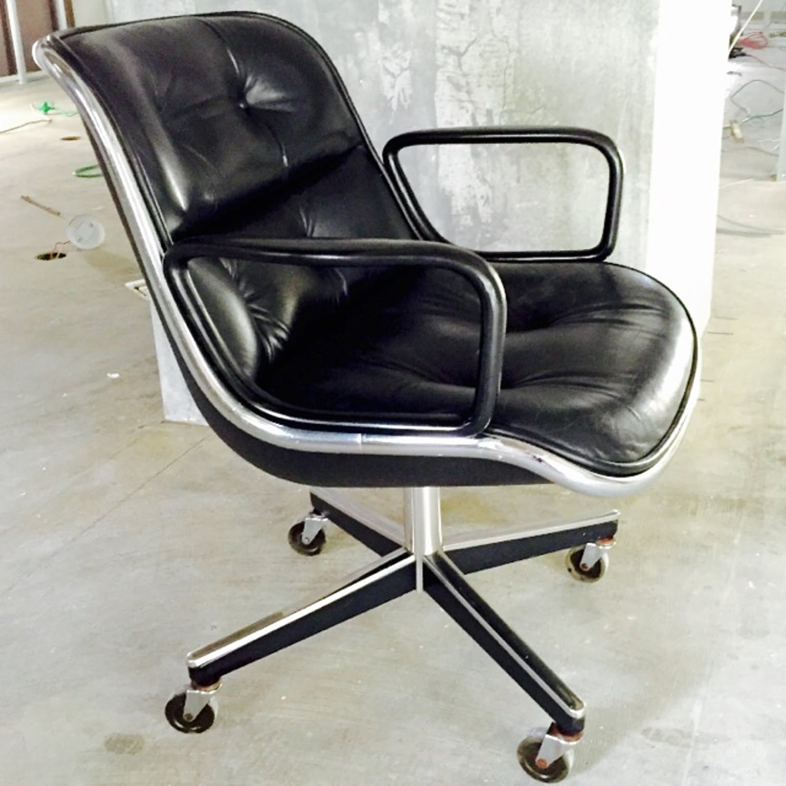 ポロックチェア Knoll（ノール） ポロックチェア ブラックレザー・4本脚・本皮革
