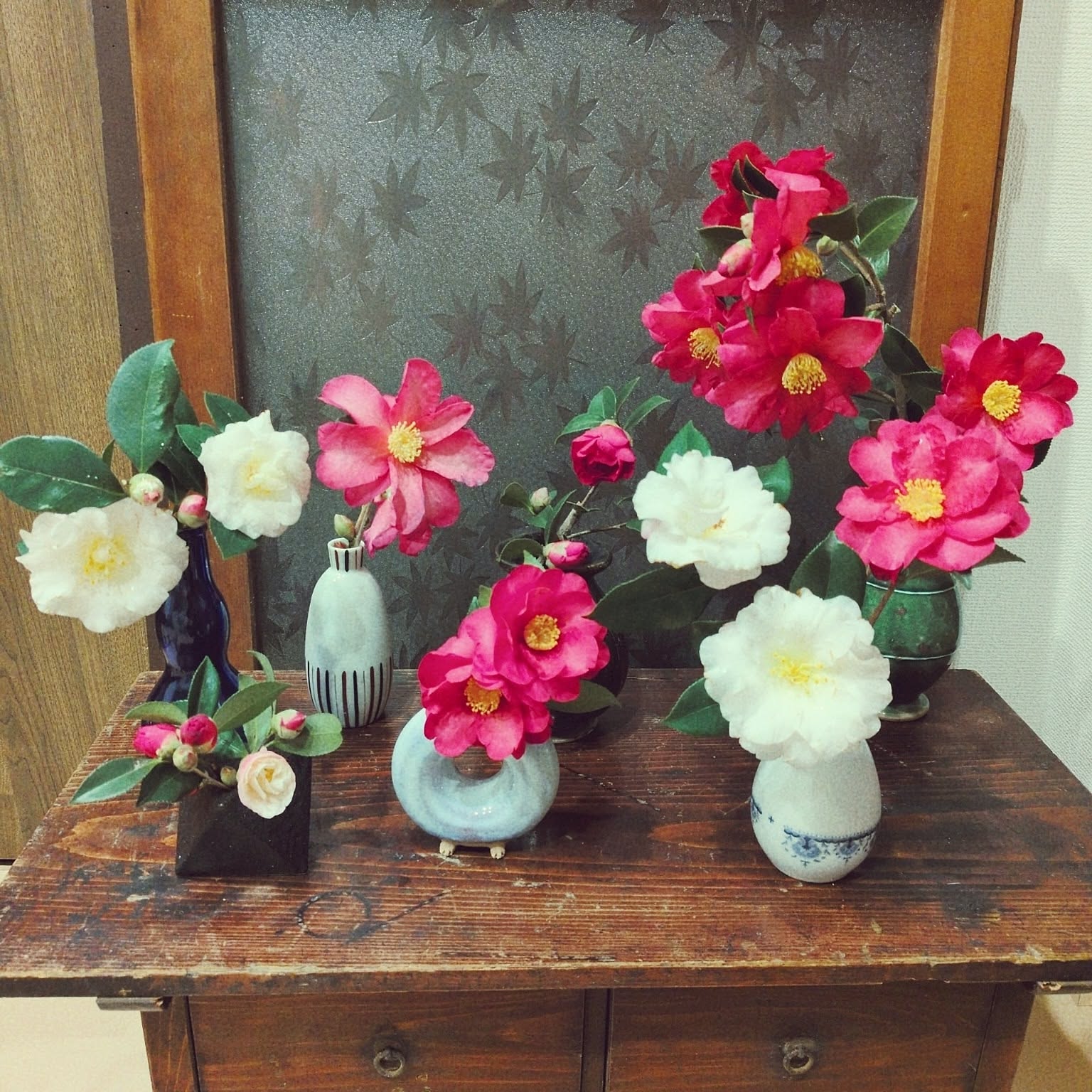 フラワーベース 椿のおすすめ商品とおしゃれな実例 ｜ RoomClip