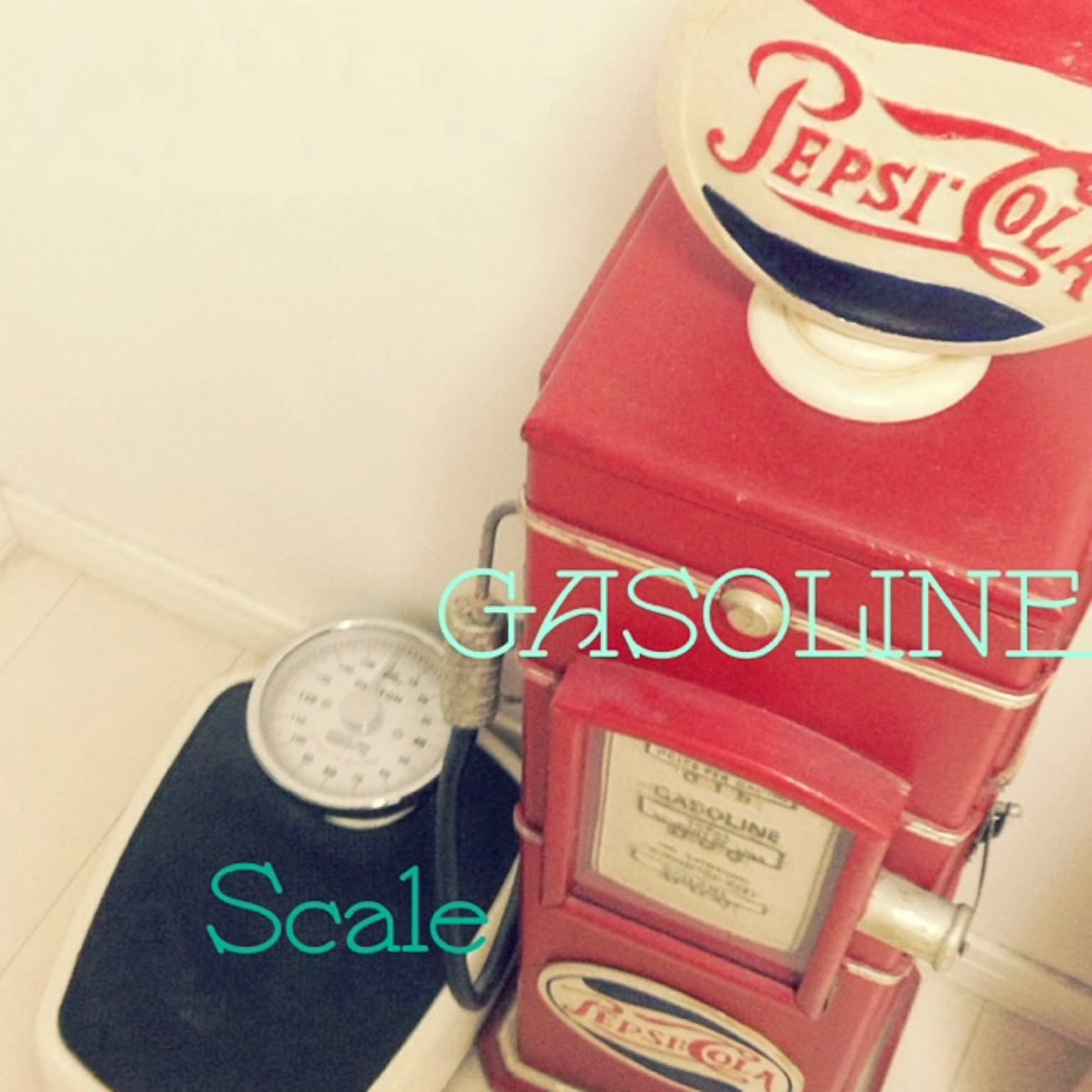 レトロ体重計　イウチスケール Amazon.co.jp: 体重計アナログ白、アナログ体重計おしゃれ、レトロ