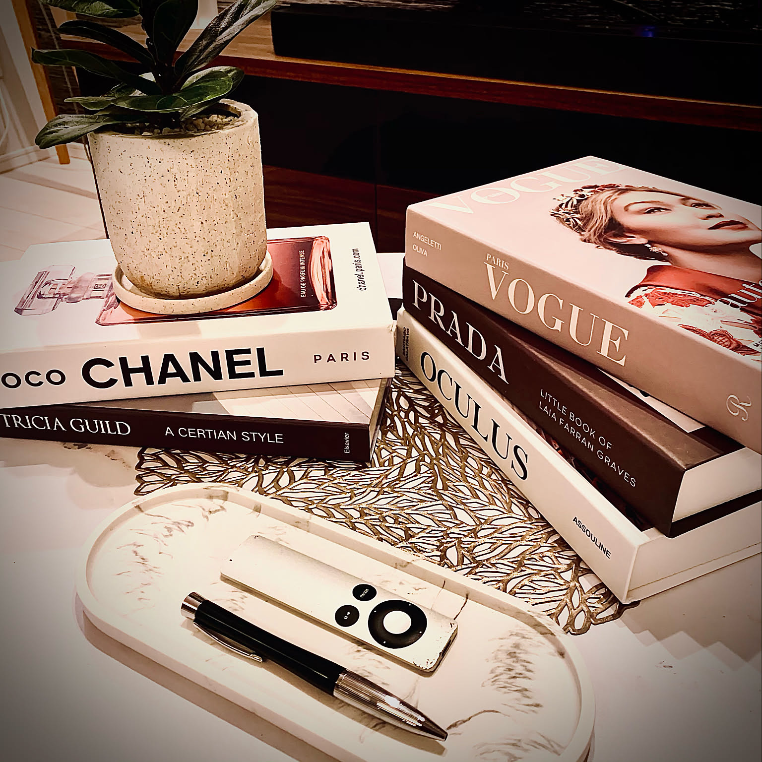 洋書 VOGUEのおしゃれなアレンジ・飾り方のインテリア実例