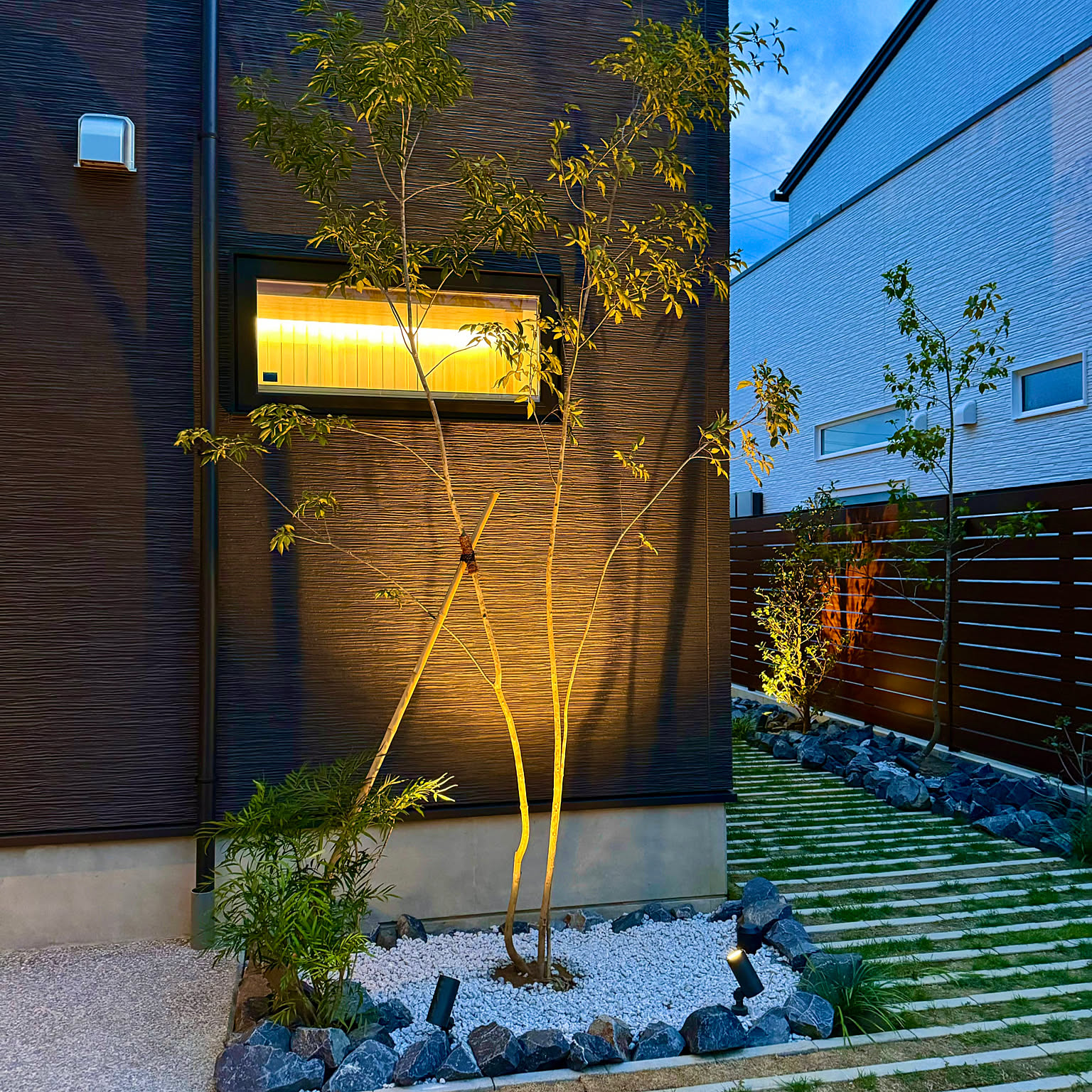 無法地帯/門柱まわり/シンボルツリー/混植栽培/低木植栽の