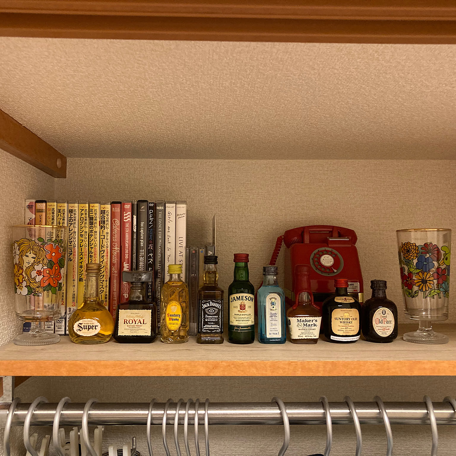 ☆インテリアに飾る!ウイスキー入れボトル！ 自宅にバースペースを作る」20本以上のボトルコレクター向け、趣味を