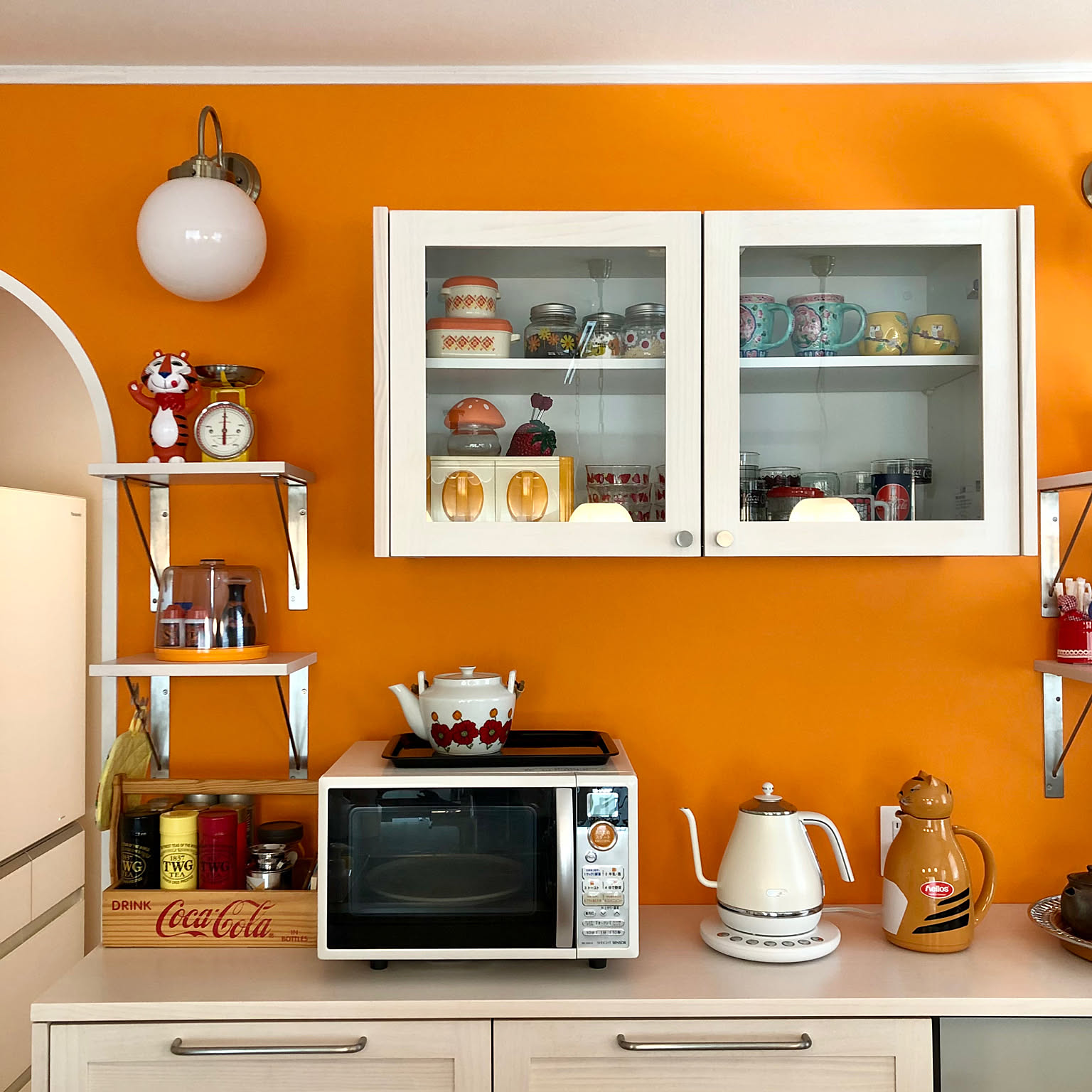 アーチ型 食器棚 オレンジ 昭和レトロ レトロポップ インテリア 当時物