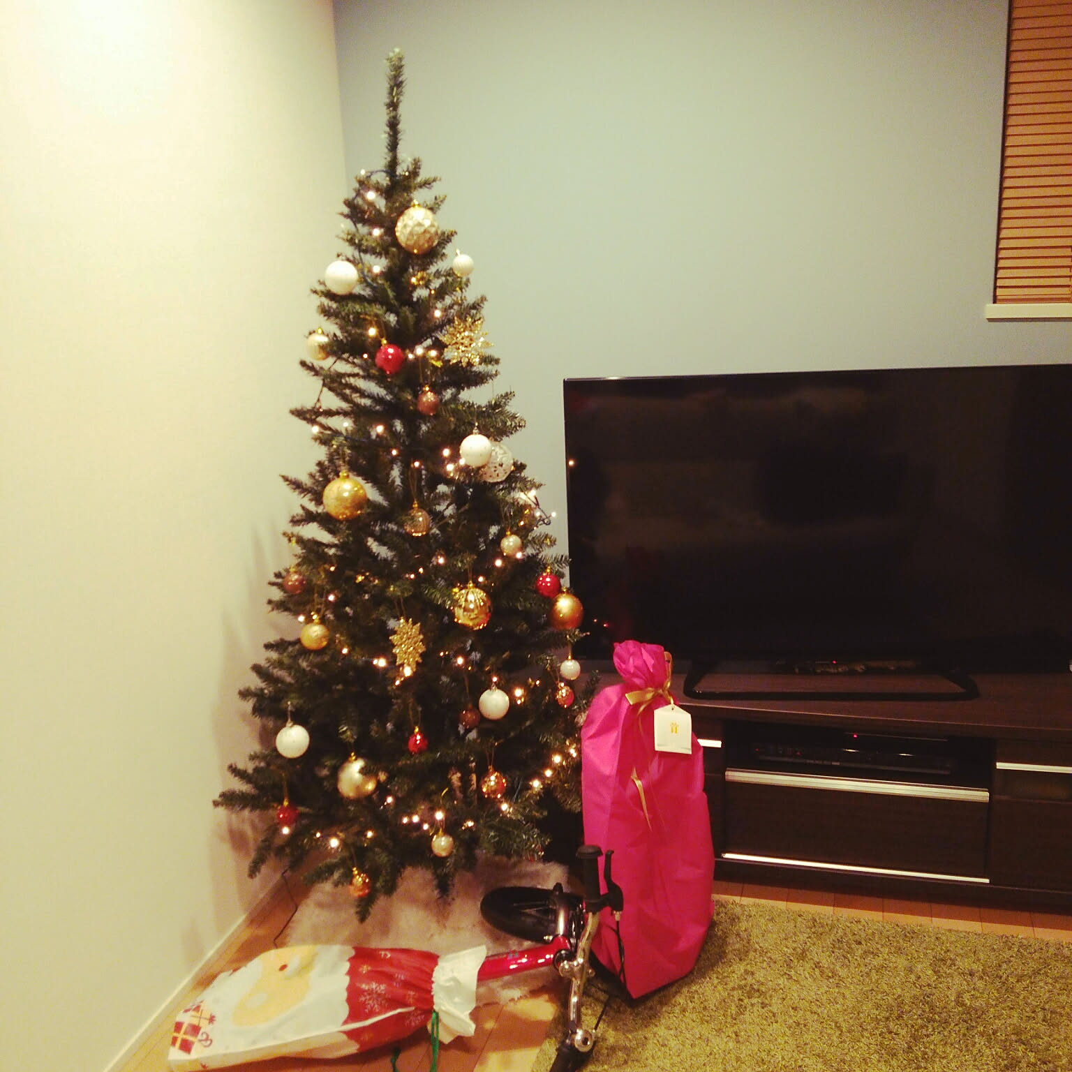 ニトリ クリスマスツリー180cmのおすすめ商品とおしゃれな実例