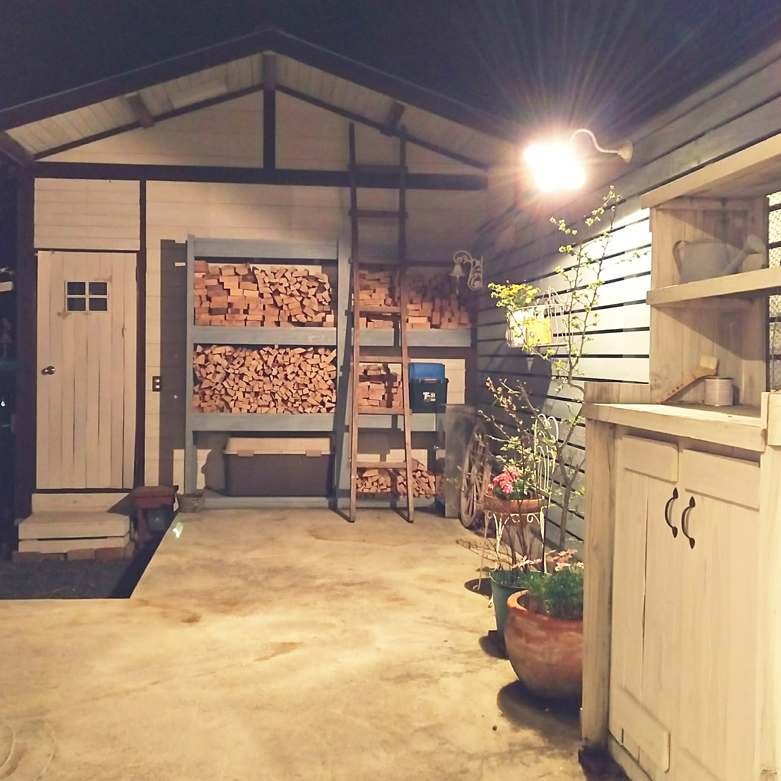 値下げ☆大工が作った物置☆吊金具付き