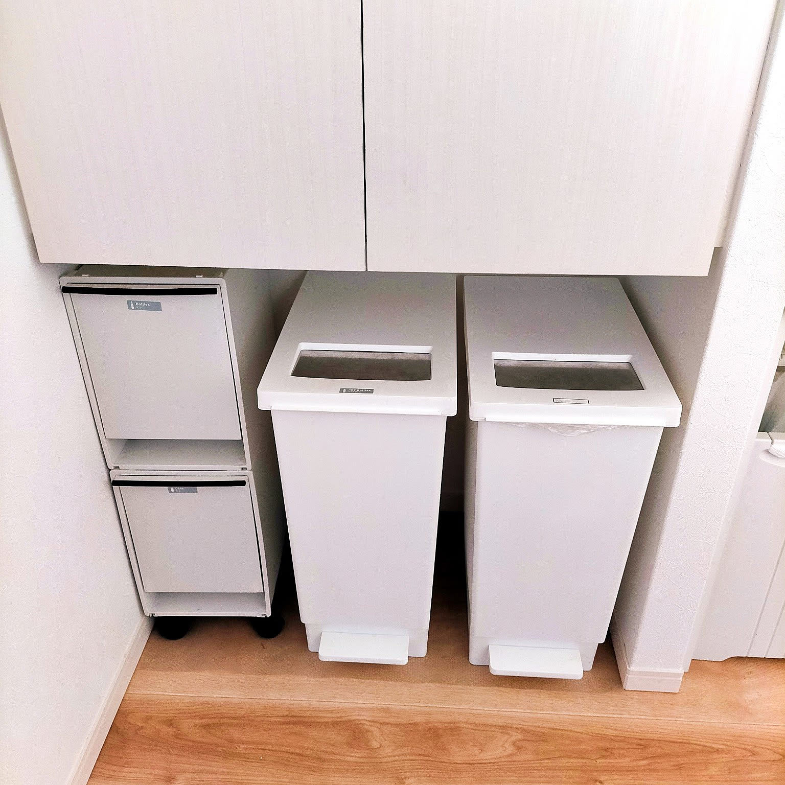 おしゃれなOSBごみ箱　コーナー　三角形タイプ 67385e356bba2f1c52501103ea799f