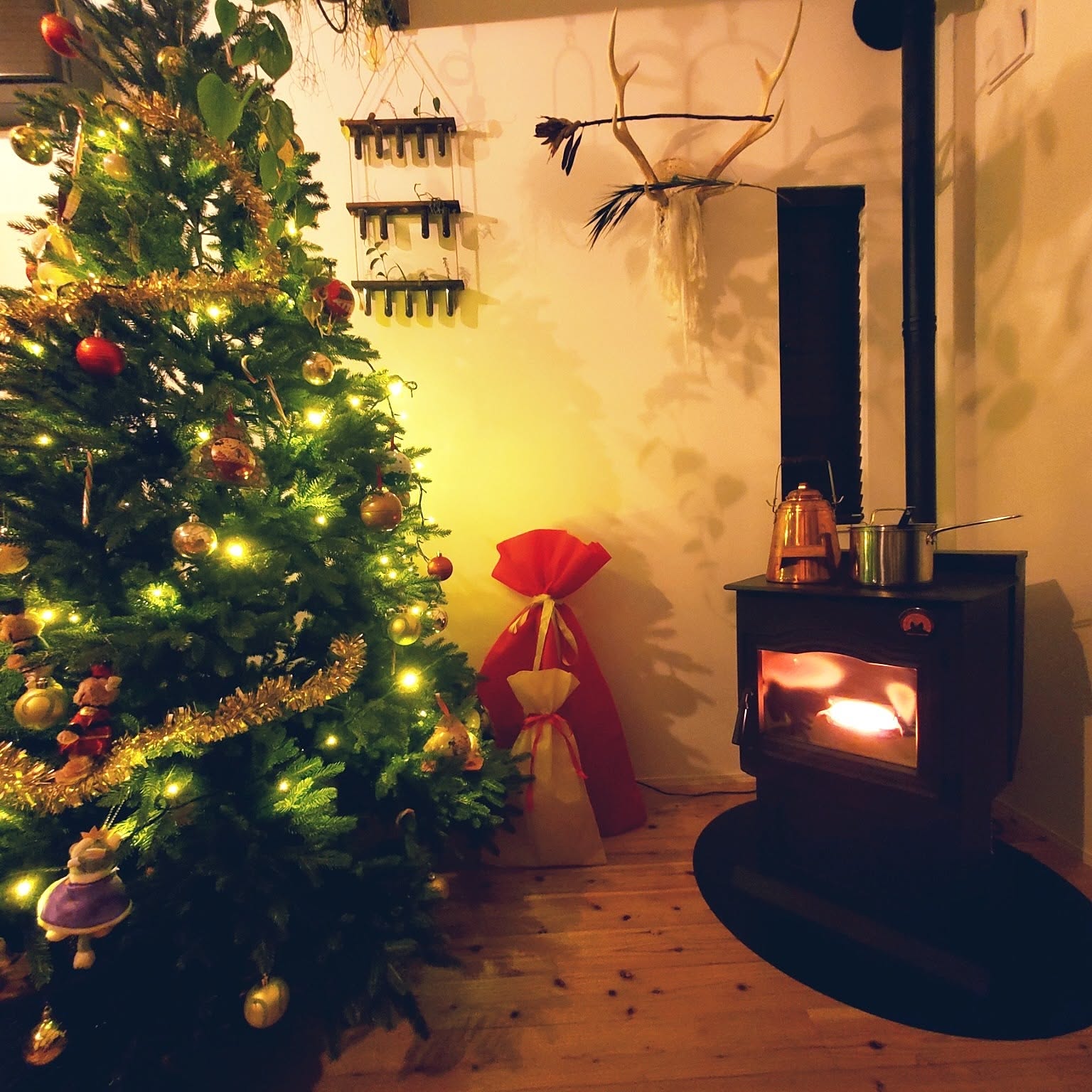 暖炉 クリスマスツリーのおすすめ商品とおしゃれな実例 ｜ RoomClip