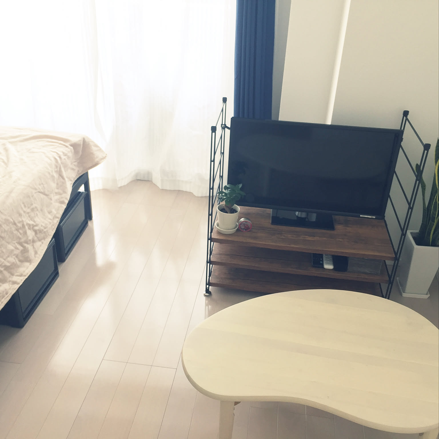 ワンルームや自部屋にもちょうどいい32V型！ブラック系でモテ部屋に♪液晶テレビ pix_32vl100_image1.jpg