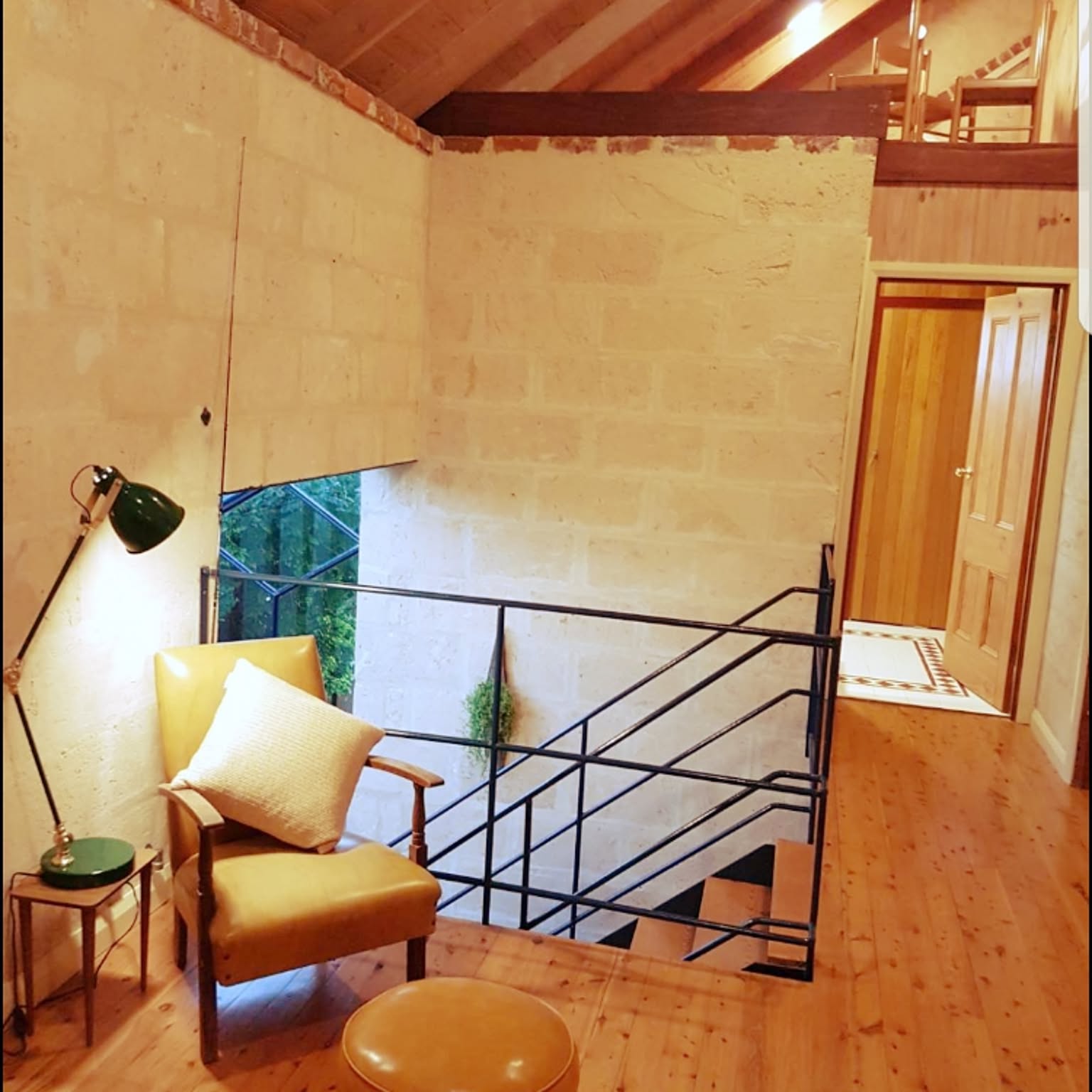 室内インテリアーちいさな石の家ー