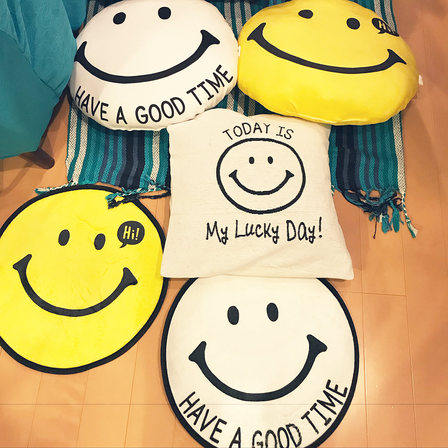 部屋全体/にこちゃんクッション/スマイルクッション/にこちゃん