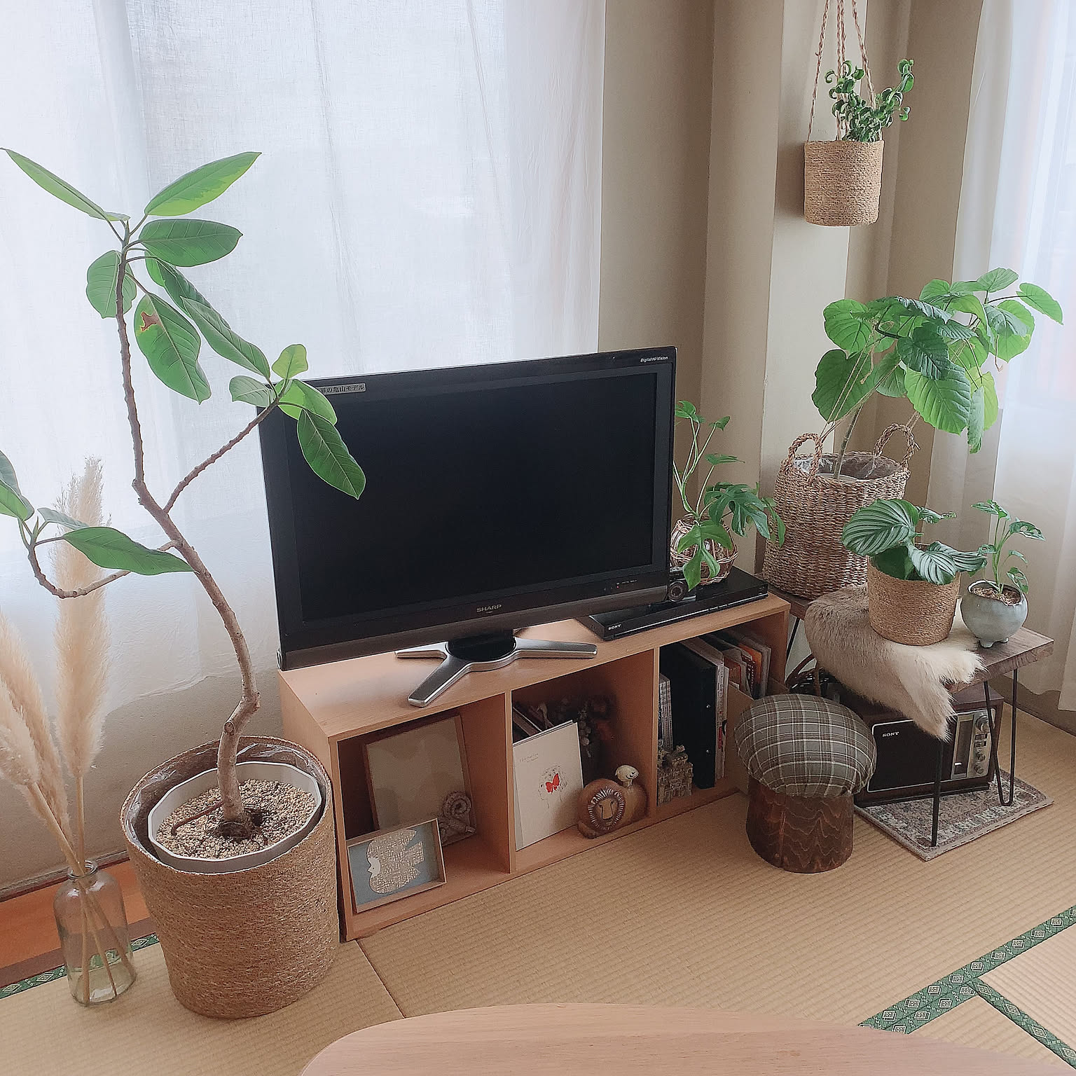 テレビ周り 昭和レトロのおすすめ商品とおしゃれな実例 ｜ RoomClip