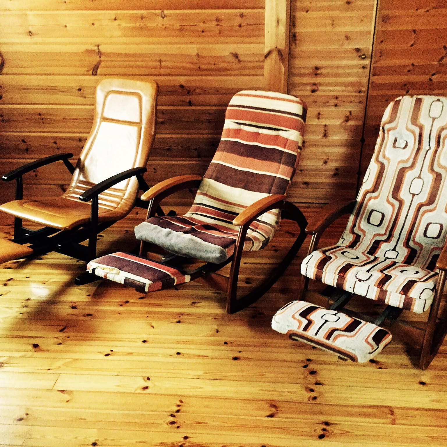 天然木無垢材ログチェア 野趣味あふれるログハウス風パーソナルチェア