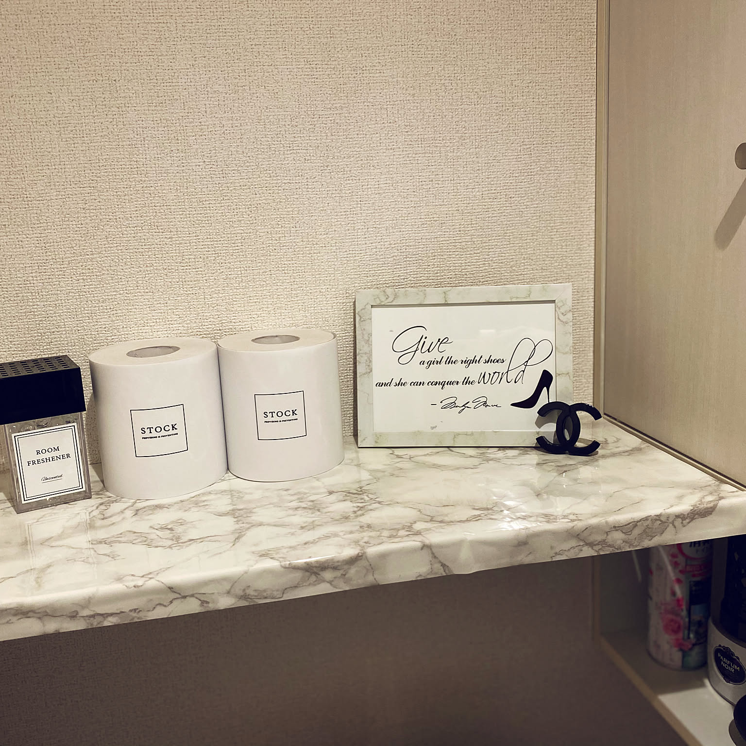 CHANELオブジェのおすすめ商品とおしゃれな実例 | RoomClip CHANELオブジェのおすすめ商品とおしゃれな実例 | RoomClip