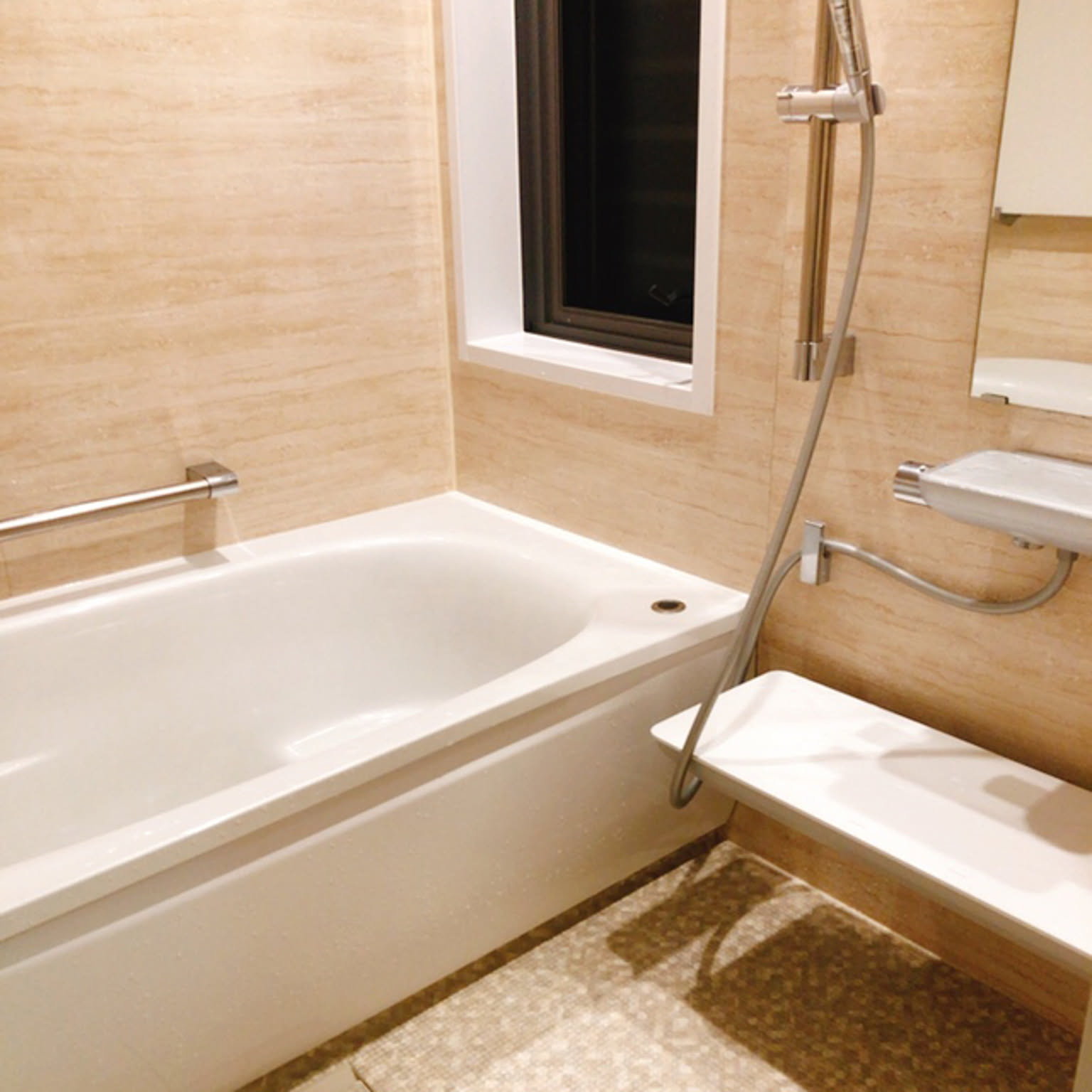 トラバーチン4箱 ラウンド浴槽/ほっカラリ床/ジュエリーホワイト/ビスクトラバーチン