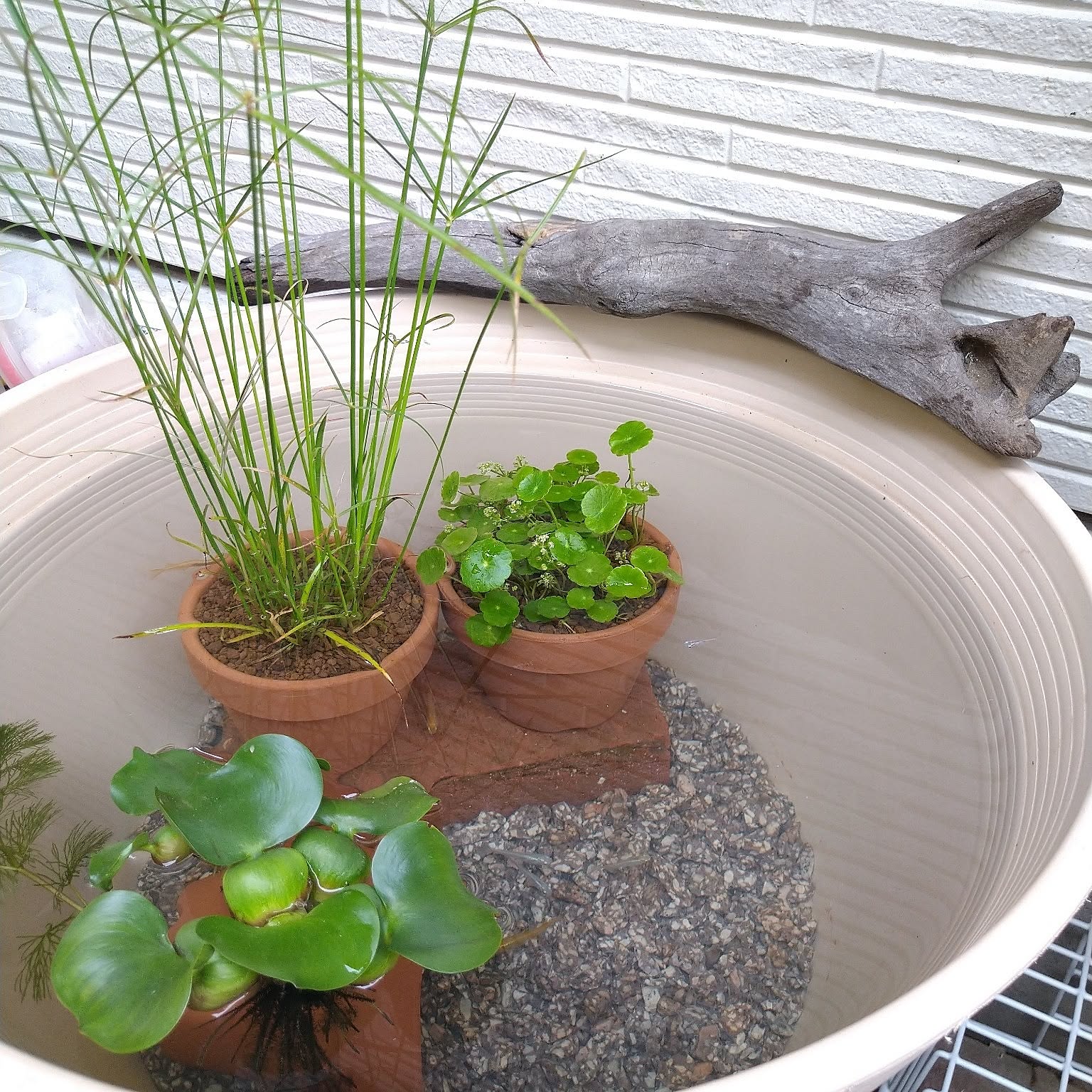 プランター　ＦＲＰ　ブリック調プランター　６００ＬＧ　ライトグレー（Ｗ６０×Ｄ３０×Ｈ２５ｃｍ）　お一人様２点限り プランター ＦＲＰ ブリック調プランター ６００ＬＧ ライトグレー