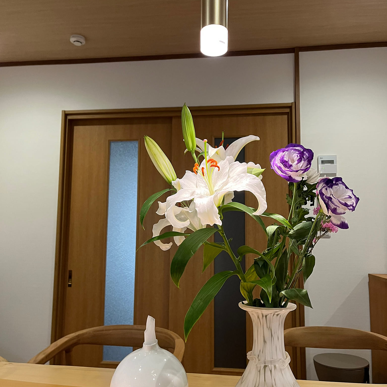 百合の花柄花瓶 新品未使用/木箱入】 保谷謹製 百合/ゆり/ユリ柄 金彩花瓶 花器