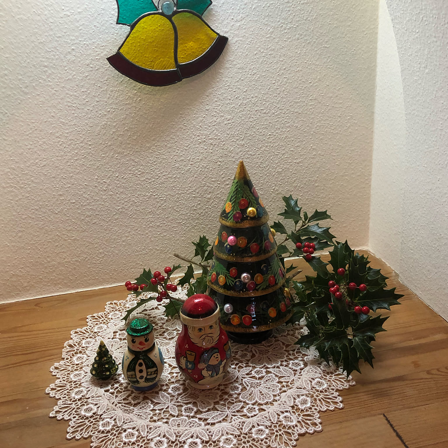 クリスマスディスプレイ ヒイラギのおしゃれなアレンジ・飾り方 クリスマスディスプレイ ヒイラギのおしゃれなアレンジ・飾り方