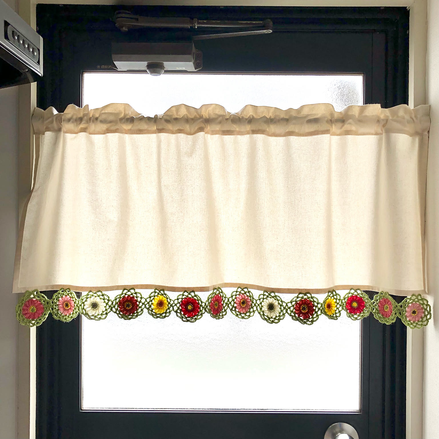 毛糸 カフェカーテンのおすすめ商品とおしゃれな実例 ｜ RoomClip