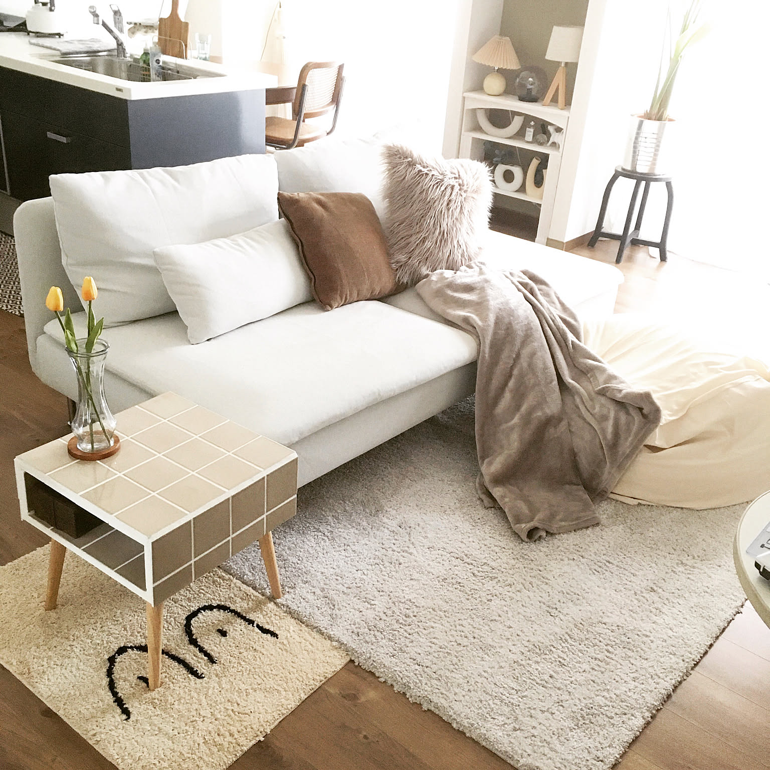 タイルテーブル 韓国インテリアのおすすめ商品とおしゃれな実例