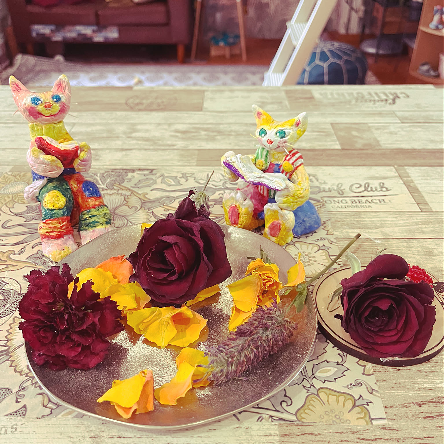 新作 アンティークローズ♡薔薇とカーネーションのネコ瓶ハーバリウム 汲ん